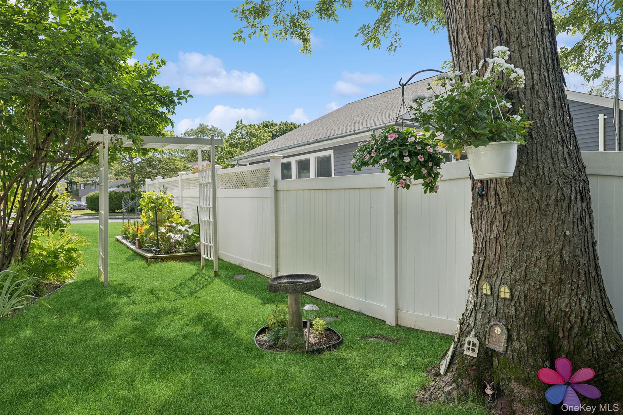 34 MOREWOOD DRIVE, Smithtown, NY 11787