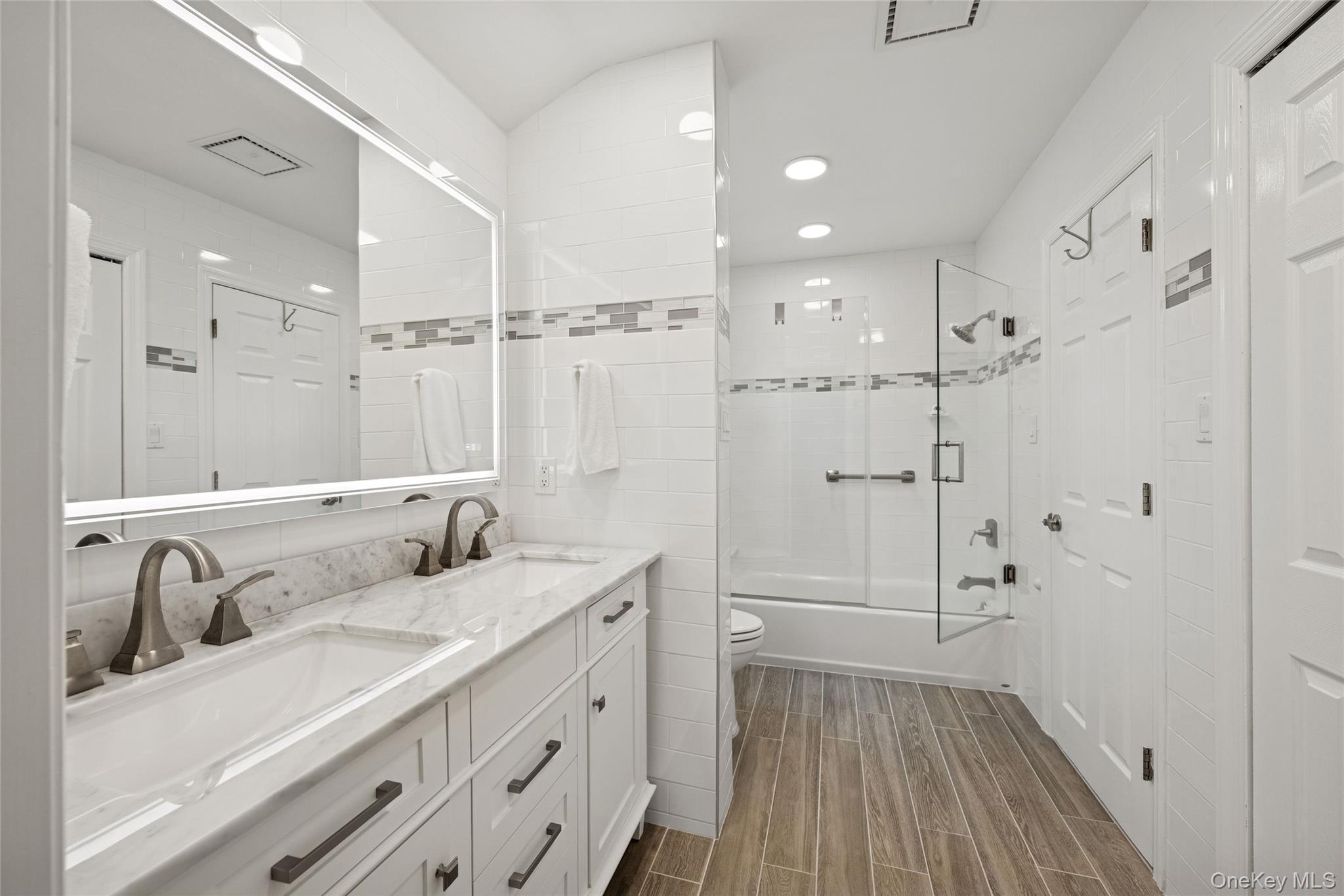 34 MOREWOOD DRIVE, Smithtown, NY 11787