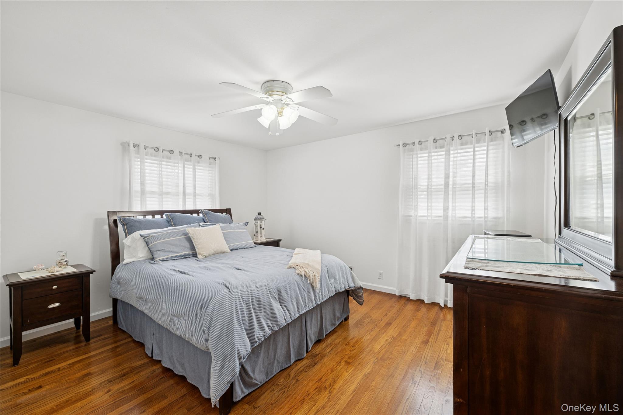 34 MOREWOOD DRIVE, Smithtown, NY 11787