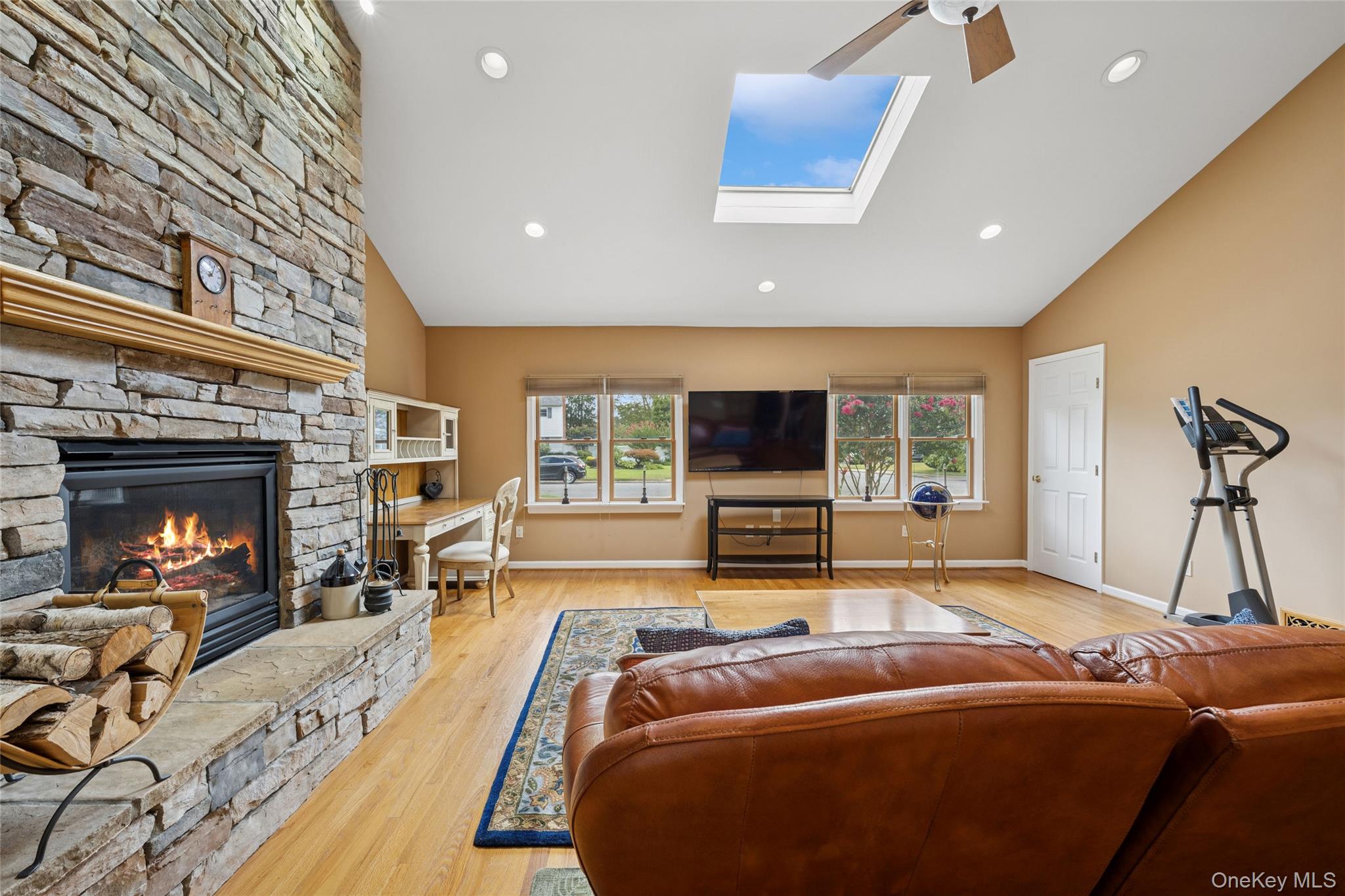 34 MOREWOOD DRIVE, Smithtown, NY 11787