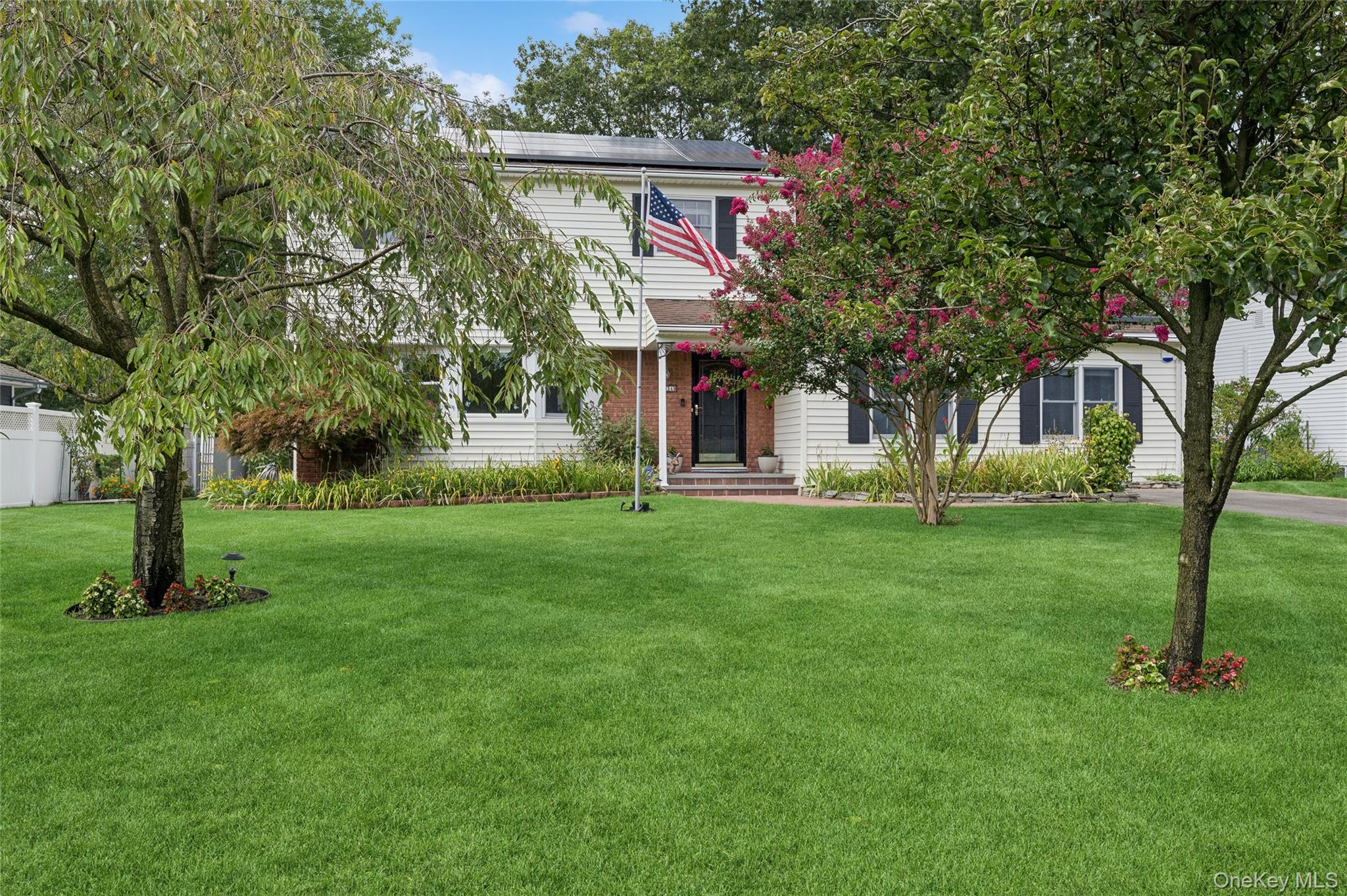 34 MOREWOOD DRIVE, Smithtown, NY 11787