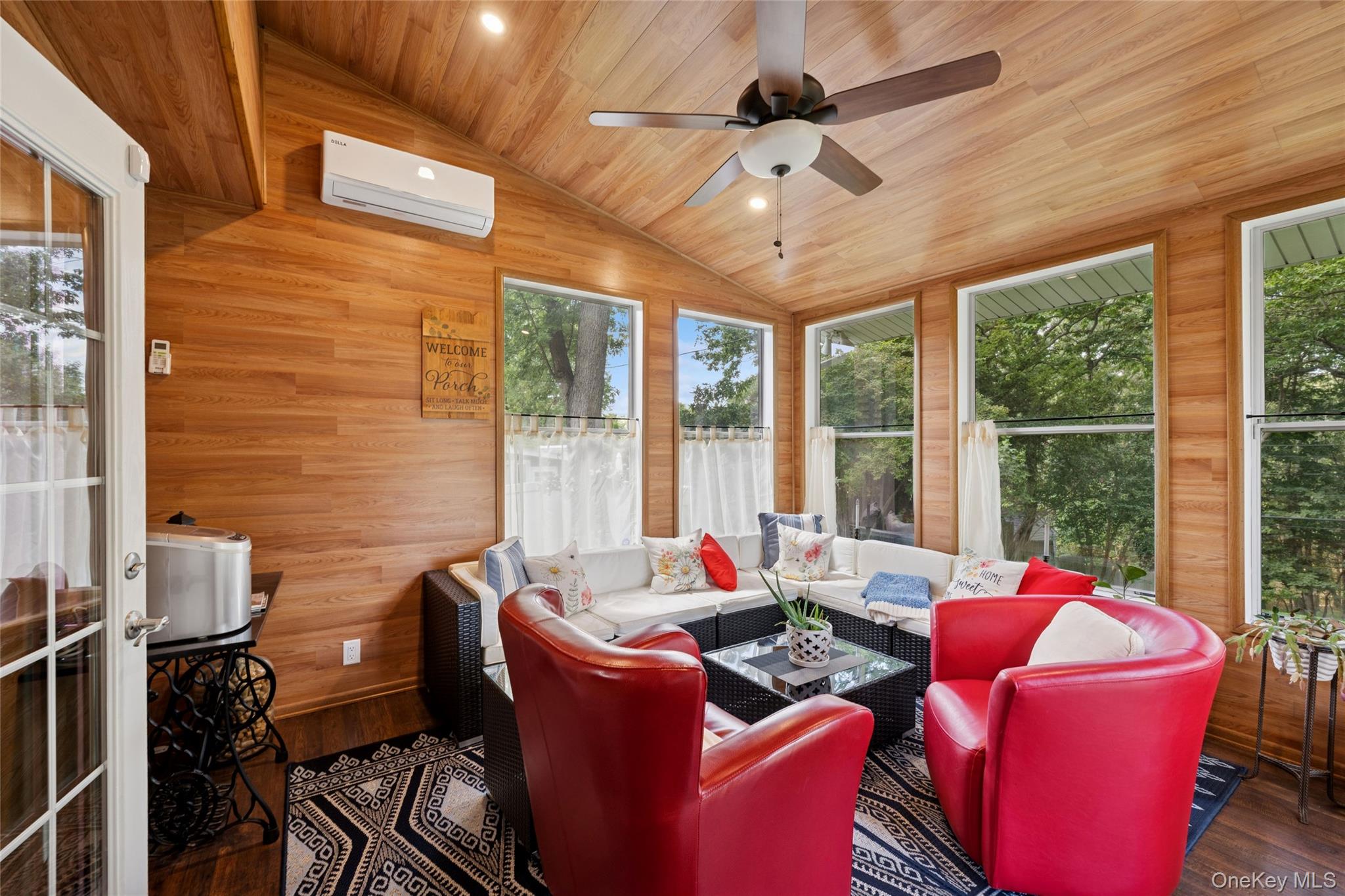 34 MOREWOOD DRIVE, Smithtown, NY 11787