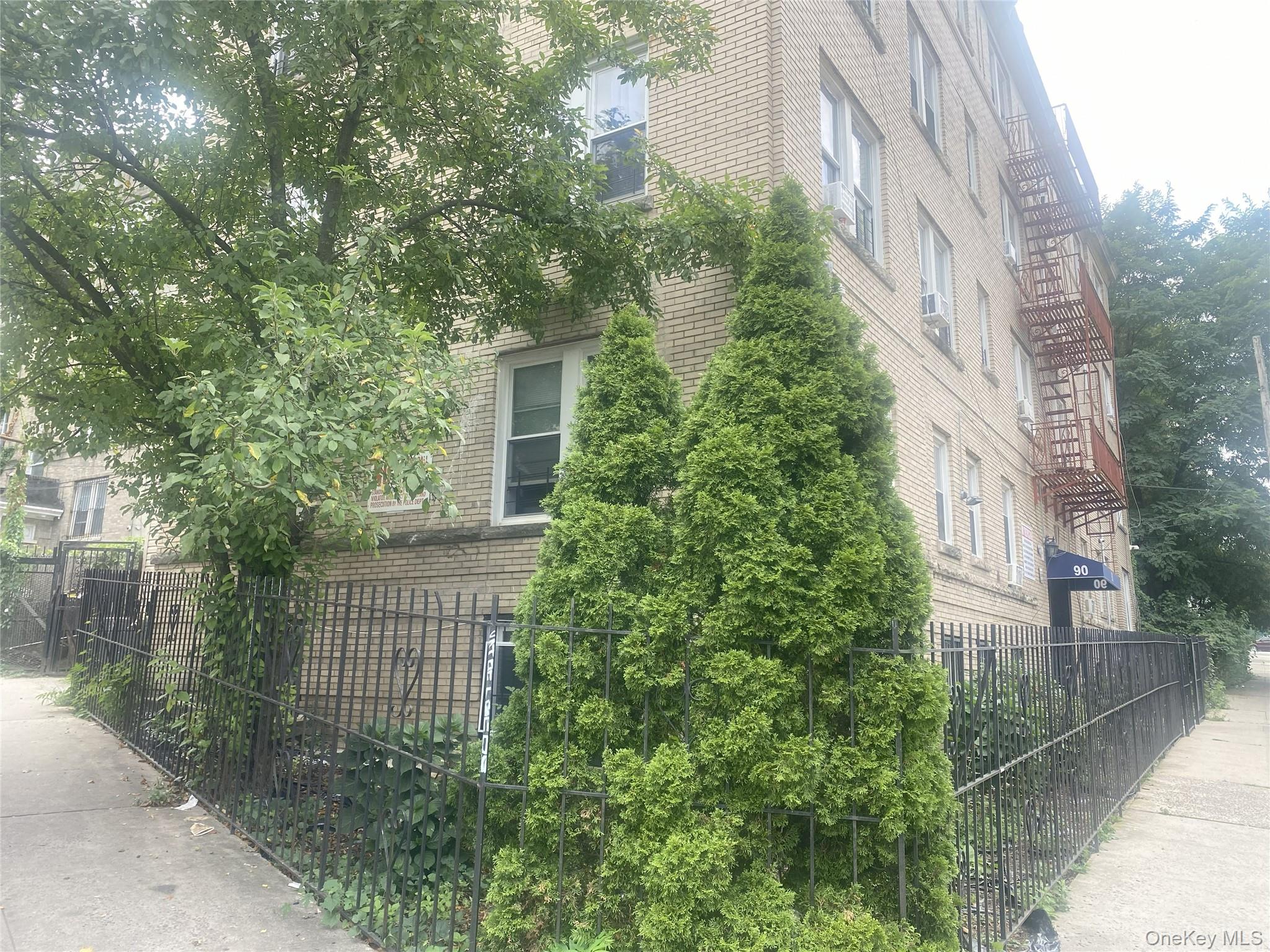 90 Saint Andrews Place, Yonkers, NY 10705