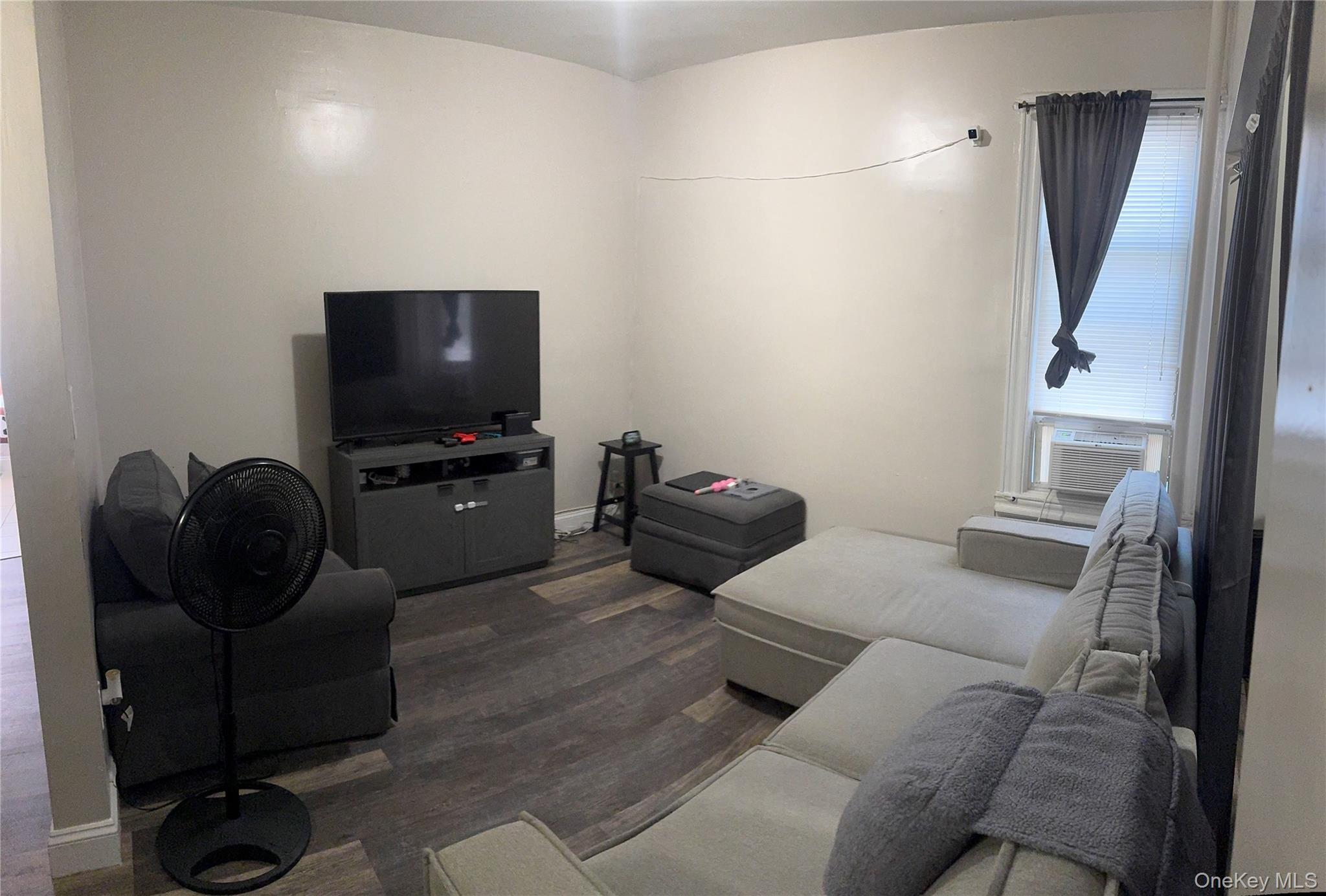 7520 64th Place, Glendale, NY 11385