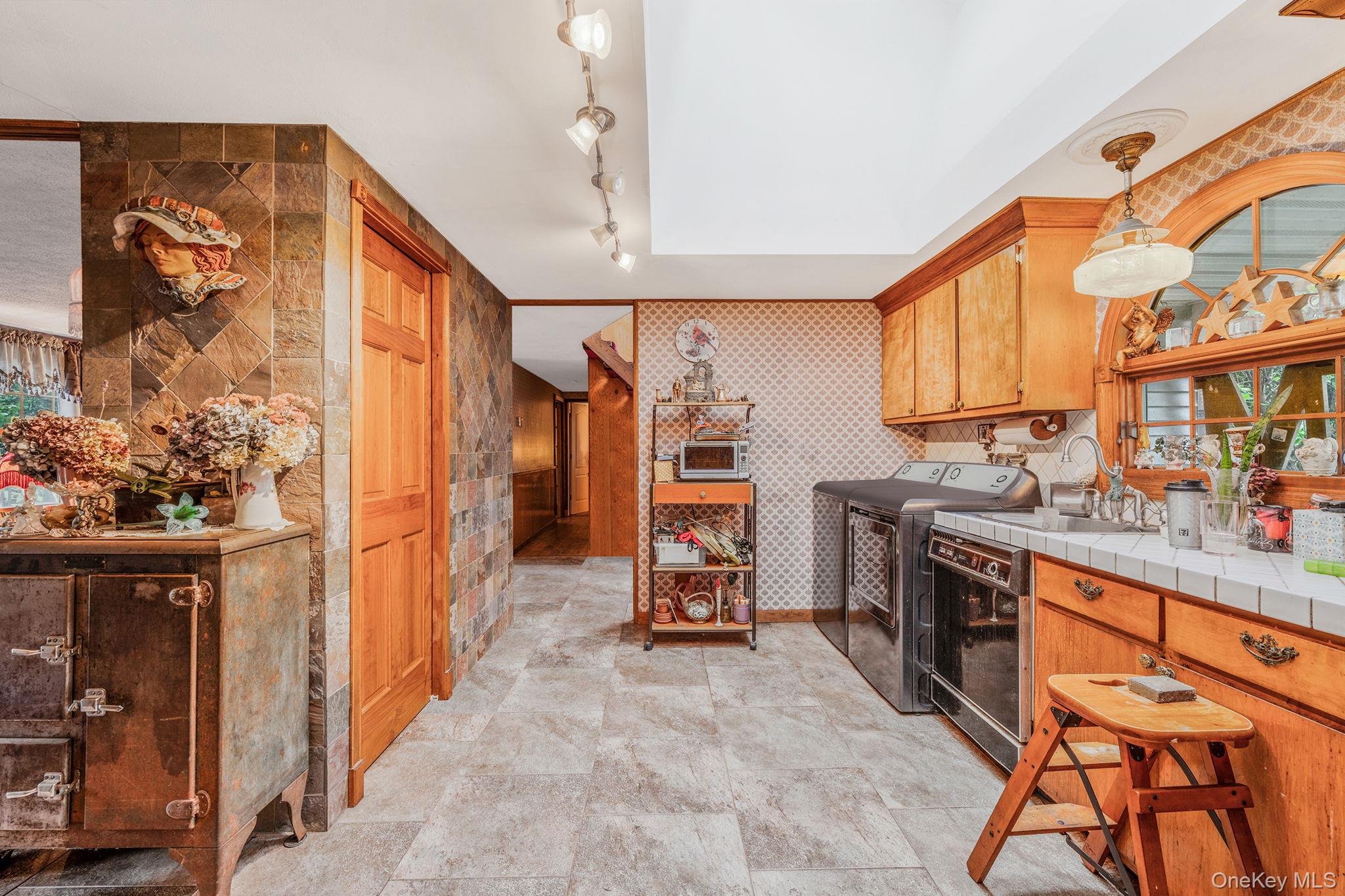 68 Lakeside Drive, Farmingville, NY 11738