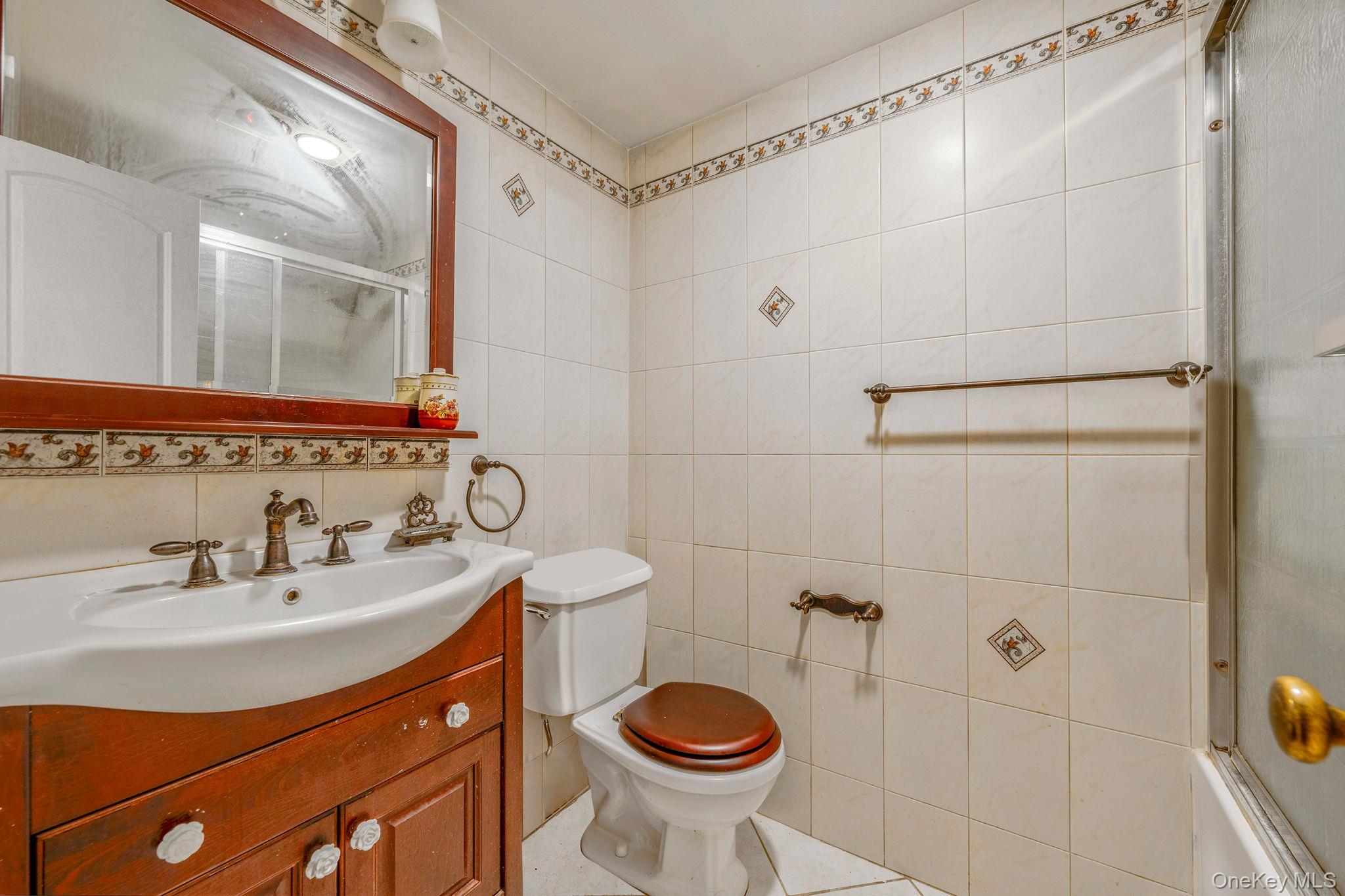 68 Lakeside Drive, Farmingville, NY 11738