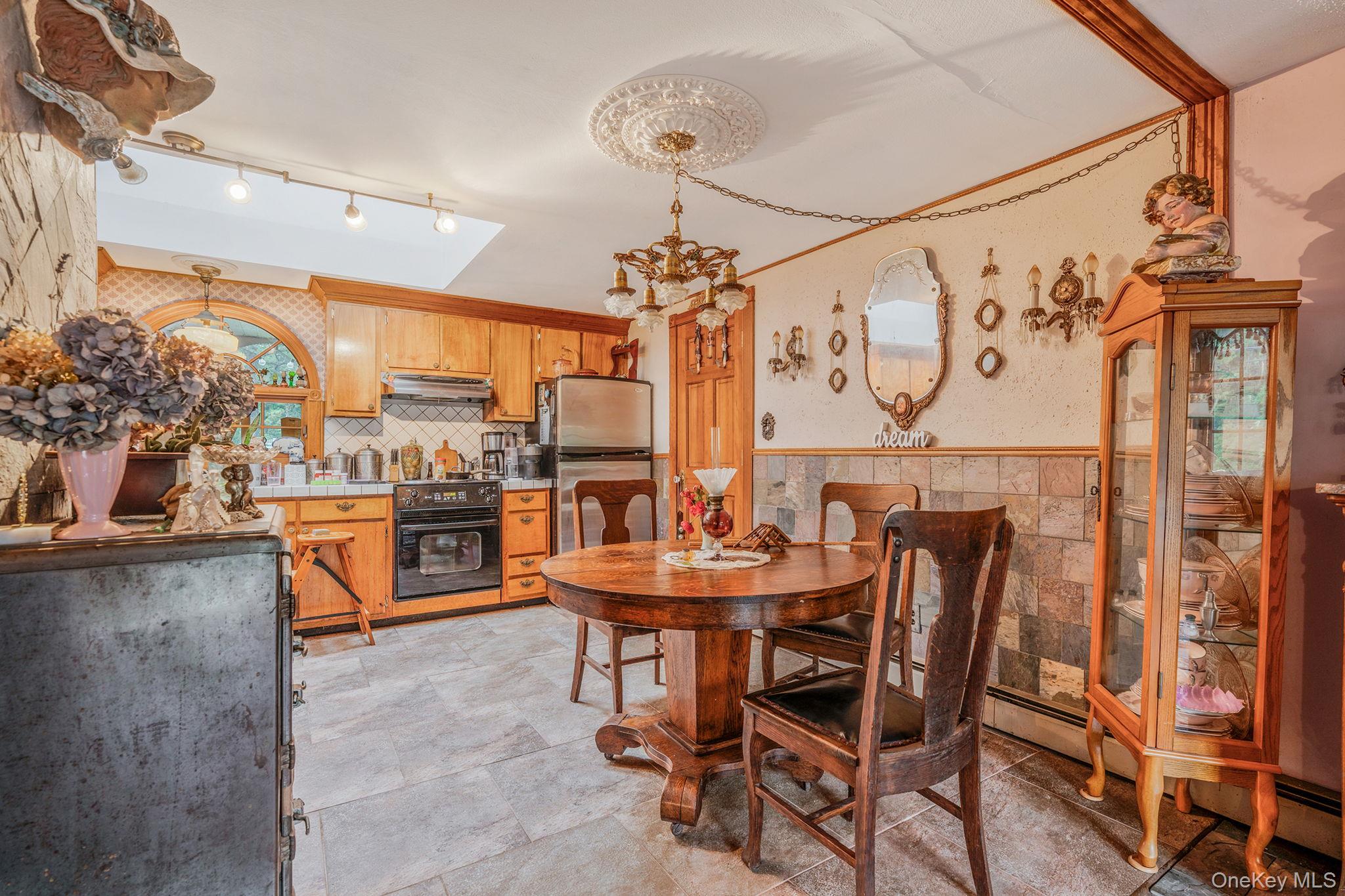 68 Lakeside Drive, Farmingville, NY 11738