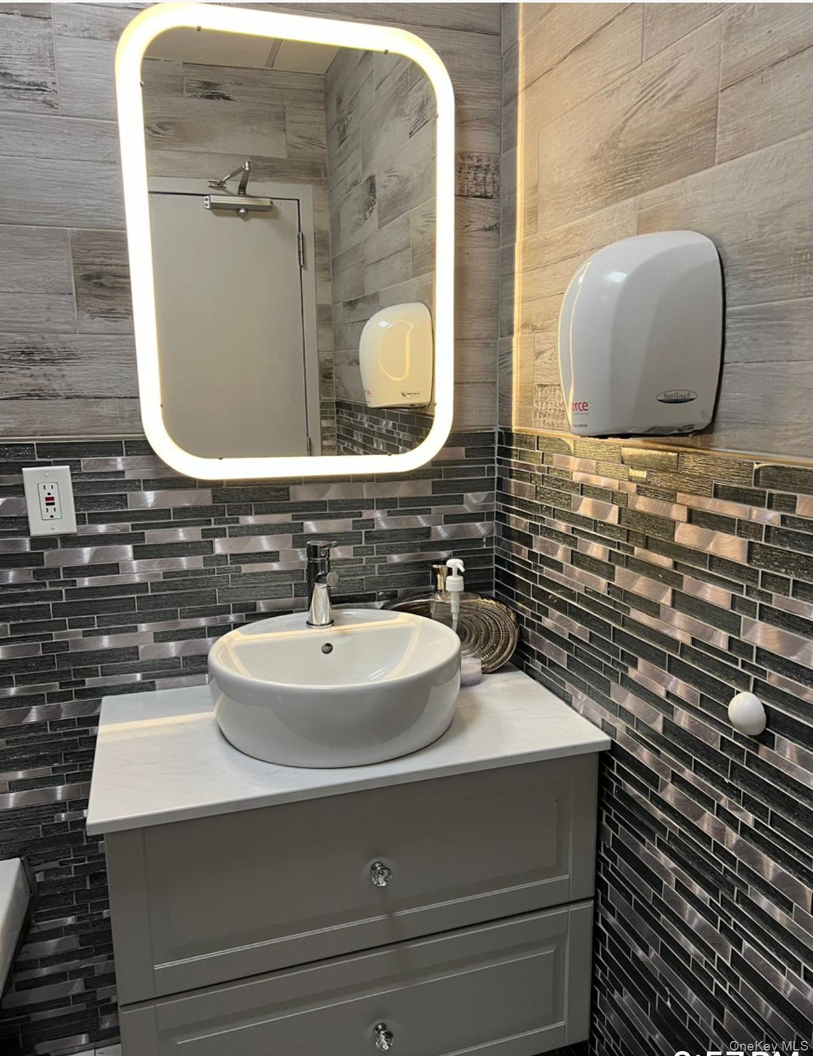 8103 37th ave, Jackson Heights, NY 11372