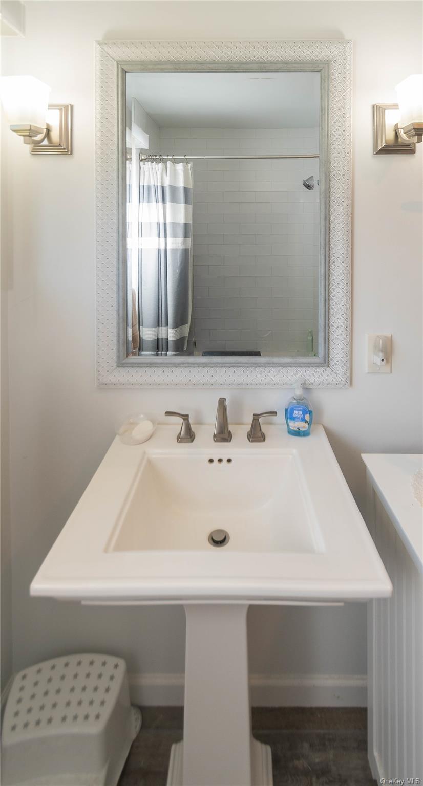 21 Tamidan Road, Poughkeepsie, NY 12601