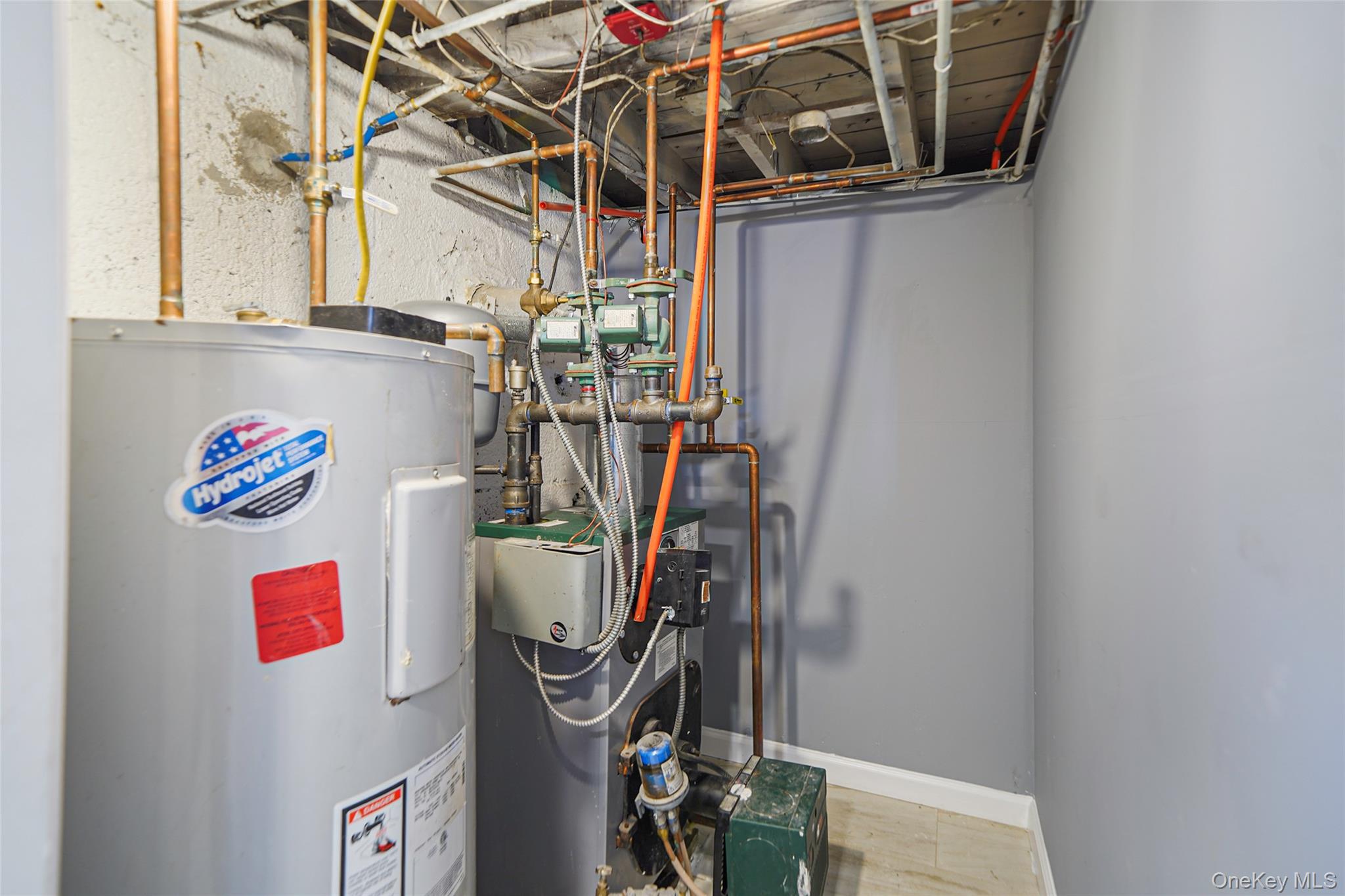 18 Jefferson Avenue, Brentwood, NY 11717