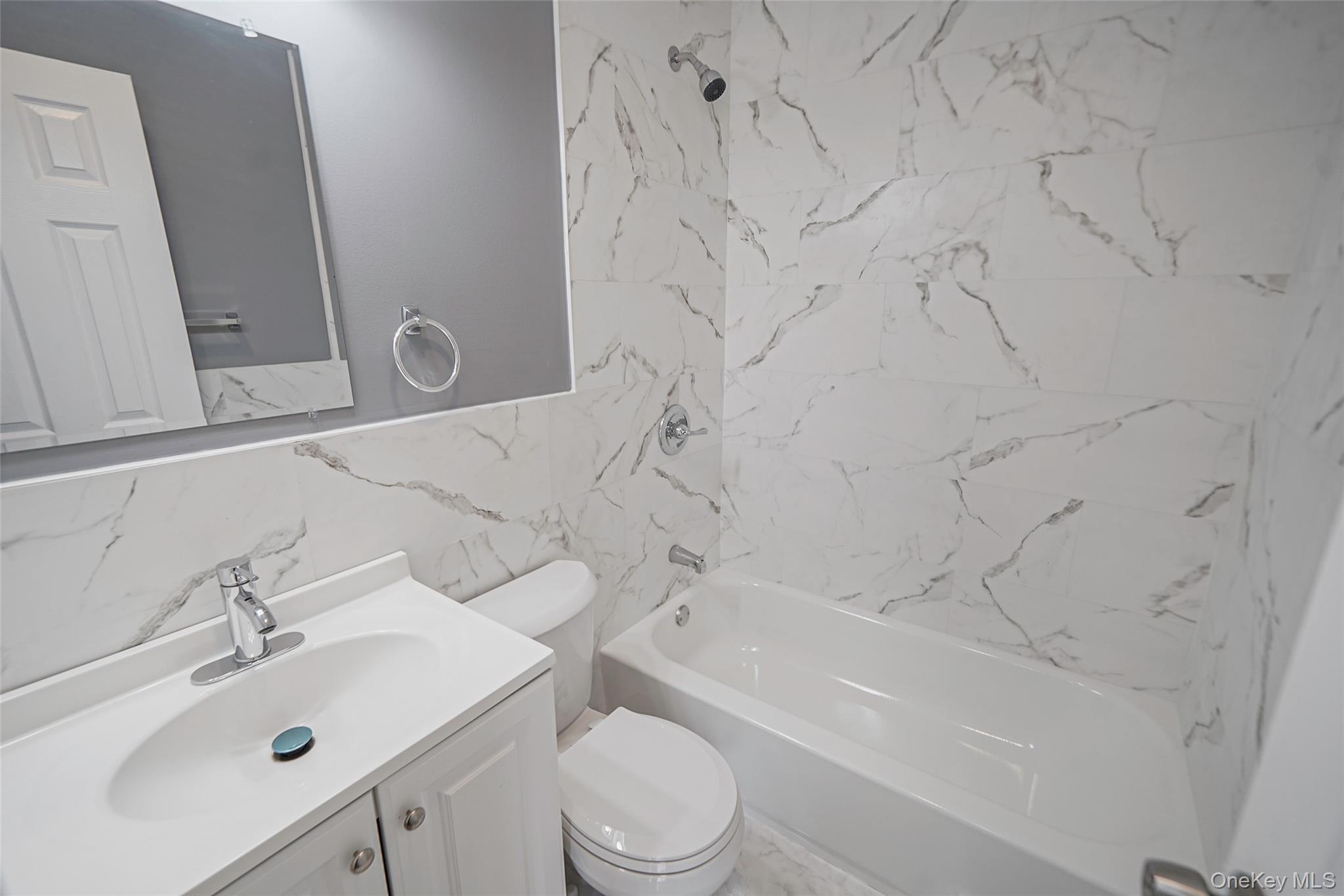 18 Jefferson Avenue, Brentwood, NY 11717