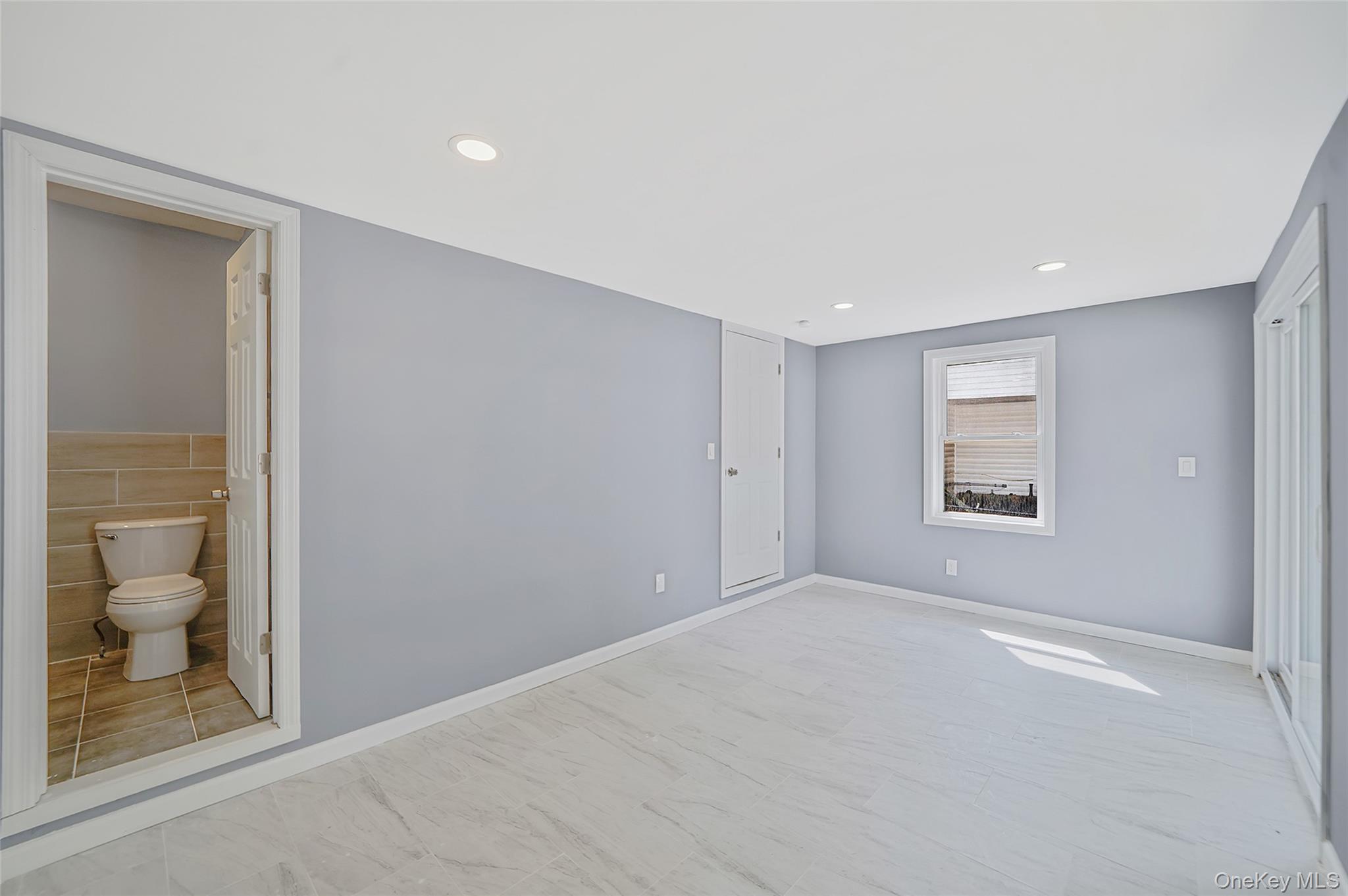 18 Jefferson Avenue, Brentwood, NY 11717