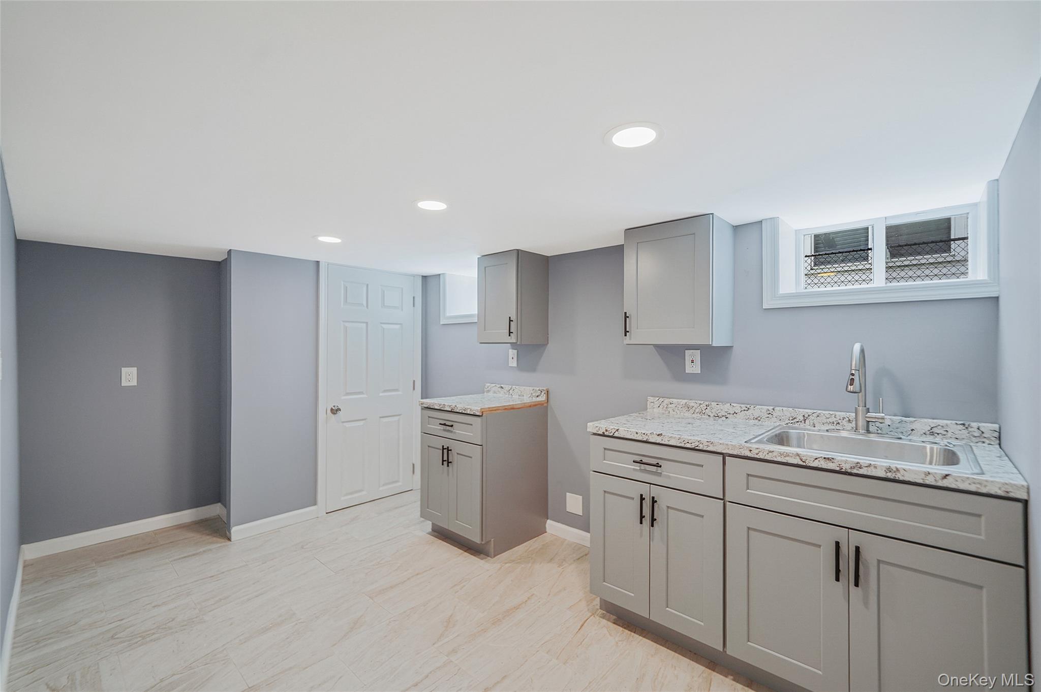 18 Jefferson Avenue, Brentwood, NY 11717