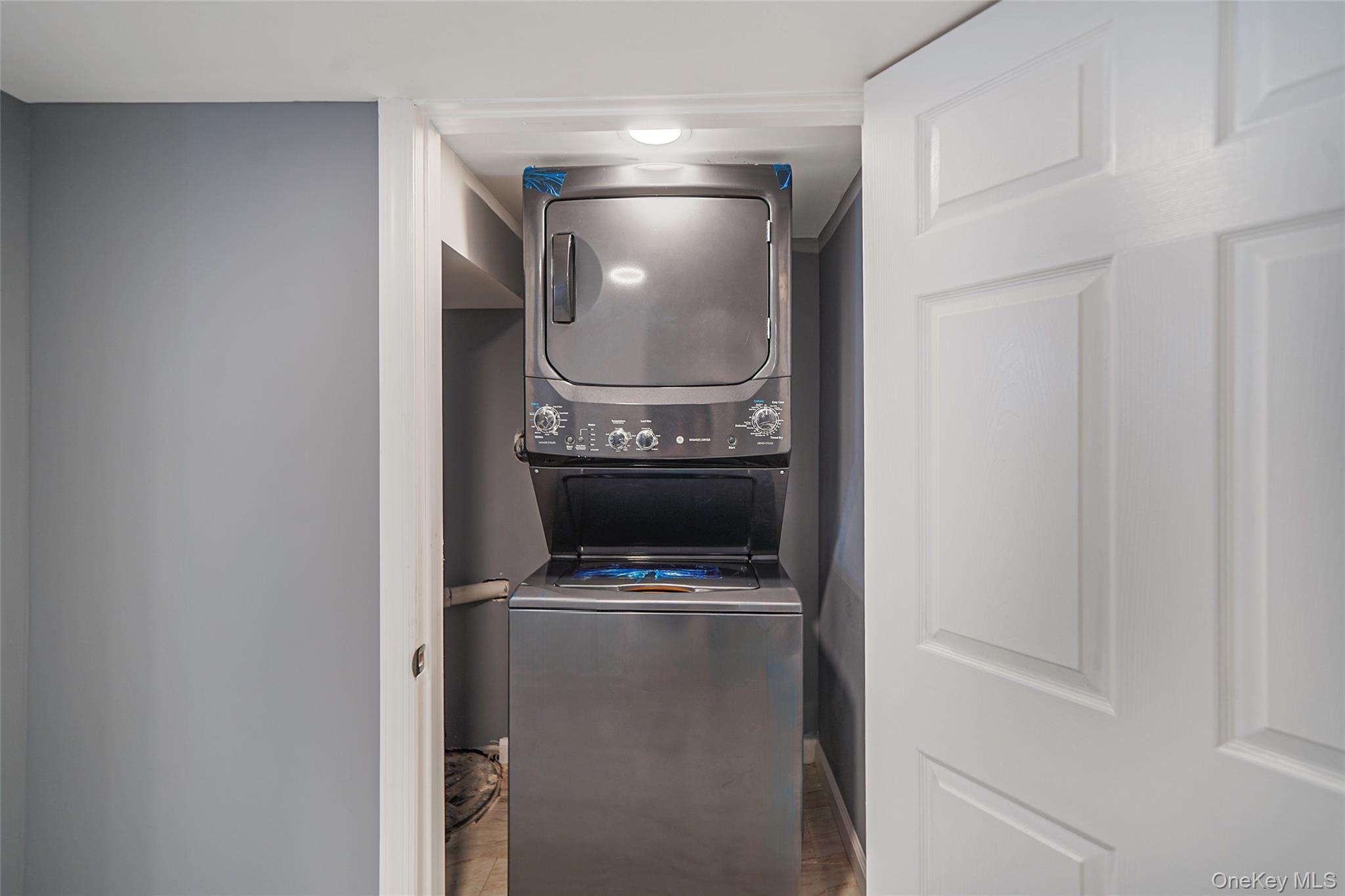 18 Jefferson Avenue, Brentwood, NY 11717