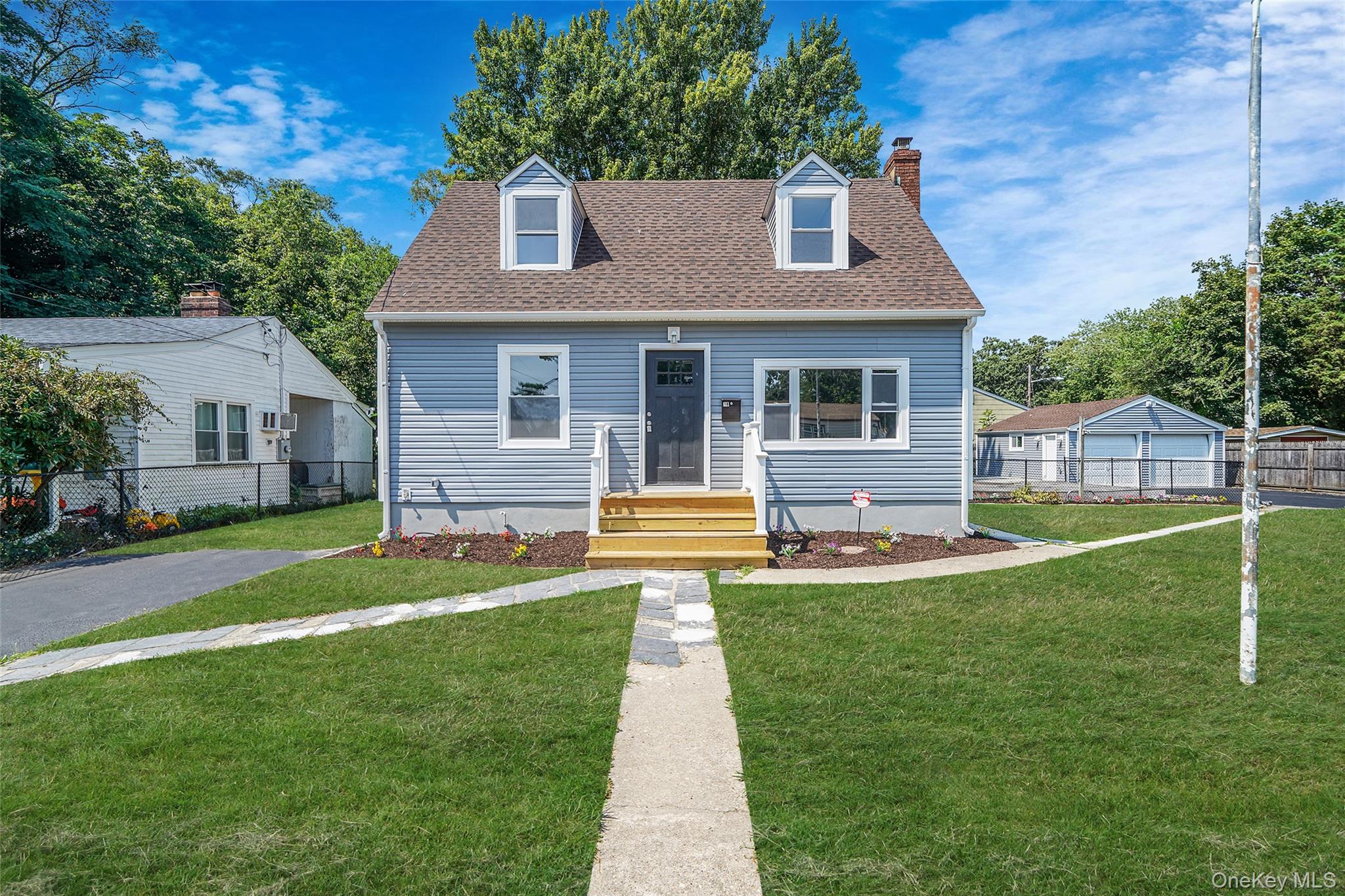 18 Jefferson Avenue, Brentwood, NY 11717