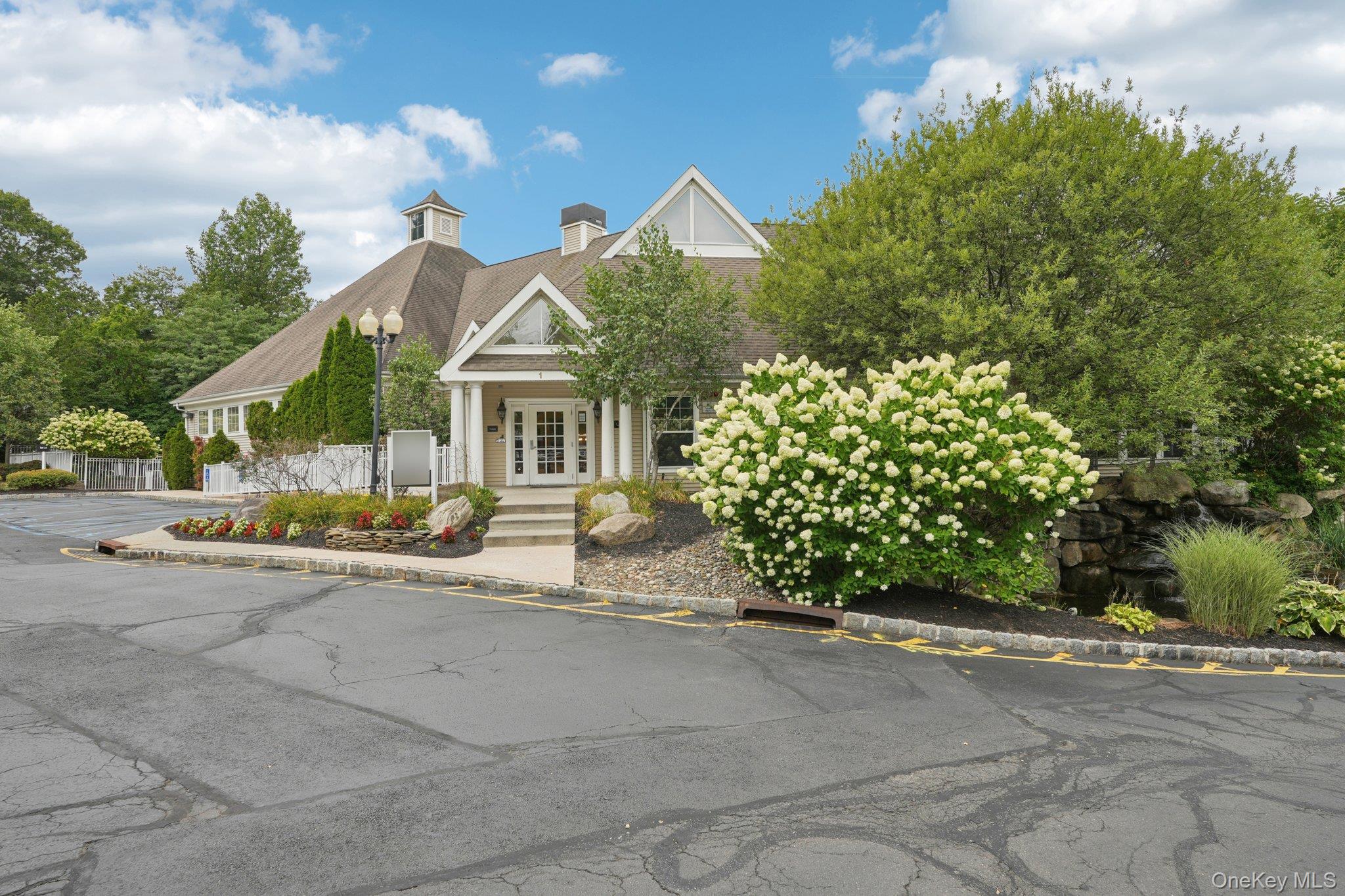 27 Crystal Hill Drive # 27, Pomona, NY 10970