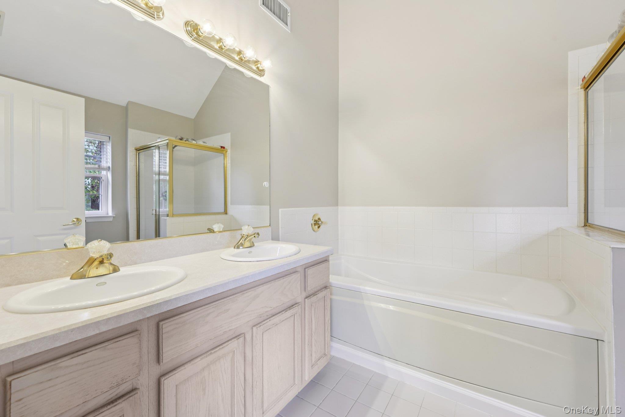 27 Crystal Hill Drive # 27, Pomona, NY 10970