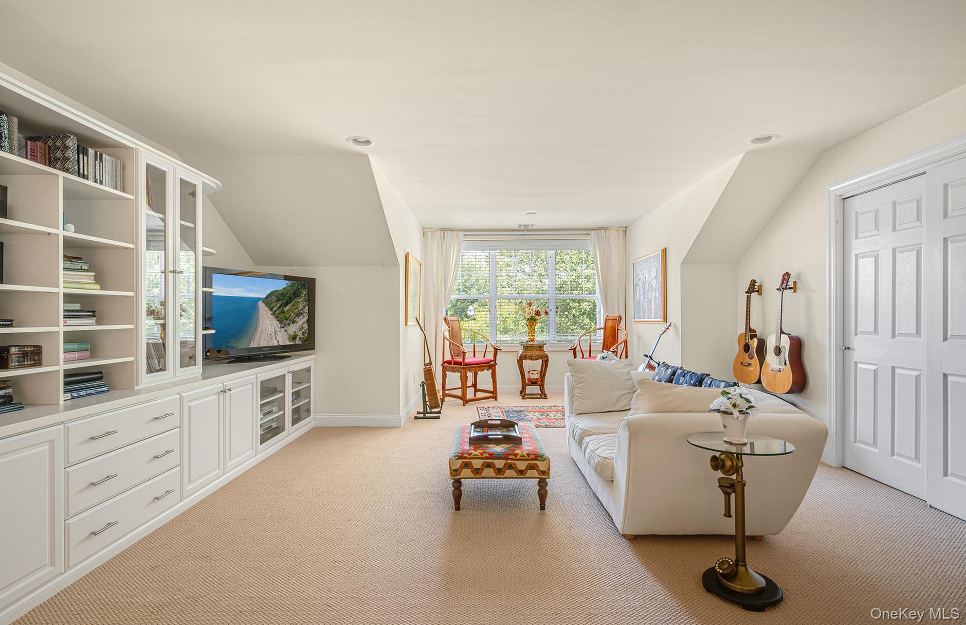 43 Applause Drive, Eastport, NY 11941