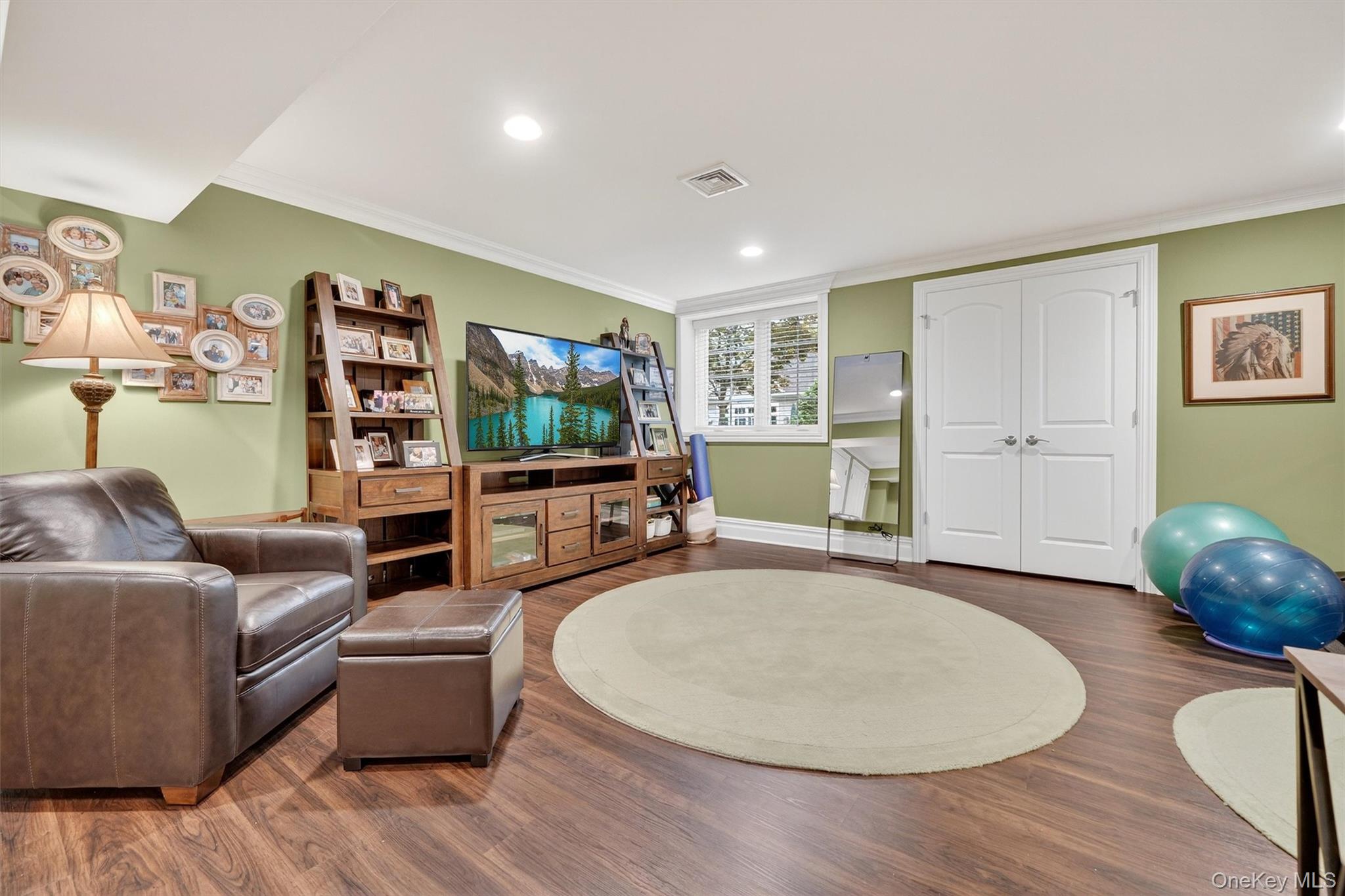 29 Michael Roberts Court, Pearl River, NY 10965