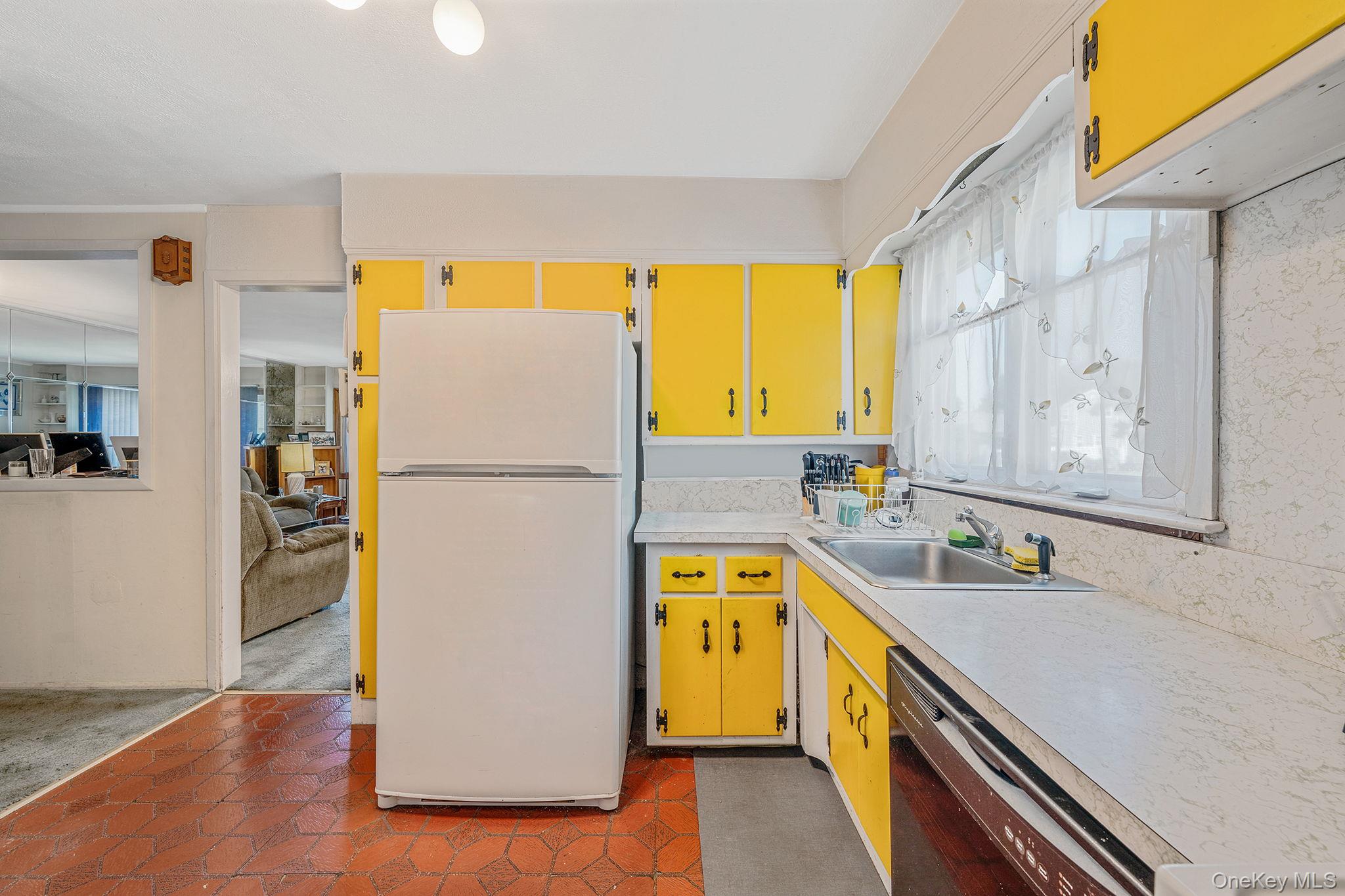 720 Highview Avenue, Westbury, NY 11590