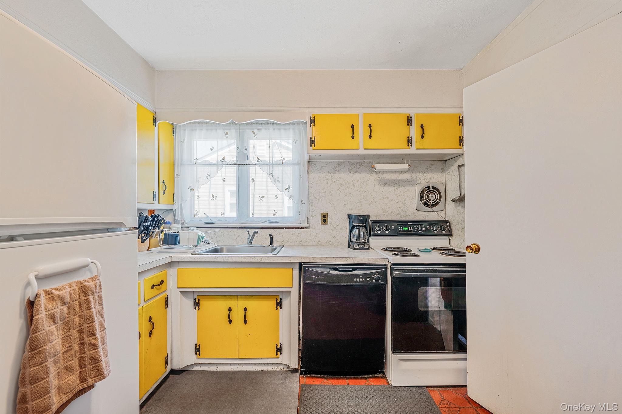 720 Highview Avenue, Westbury, NY 11590