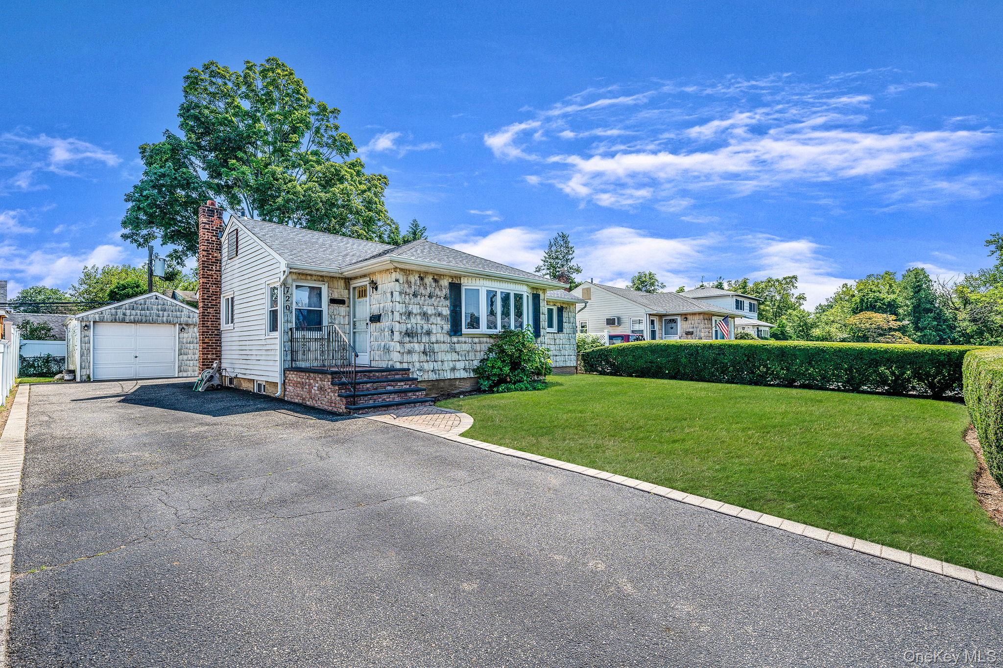 720 Highview Avenue, Westbury, NY 11590