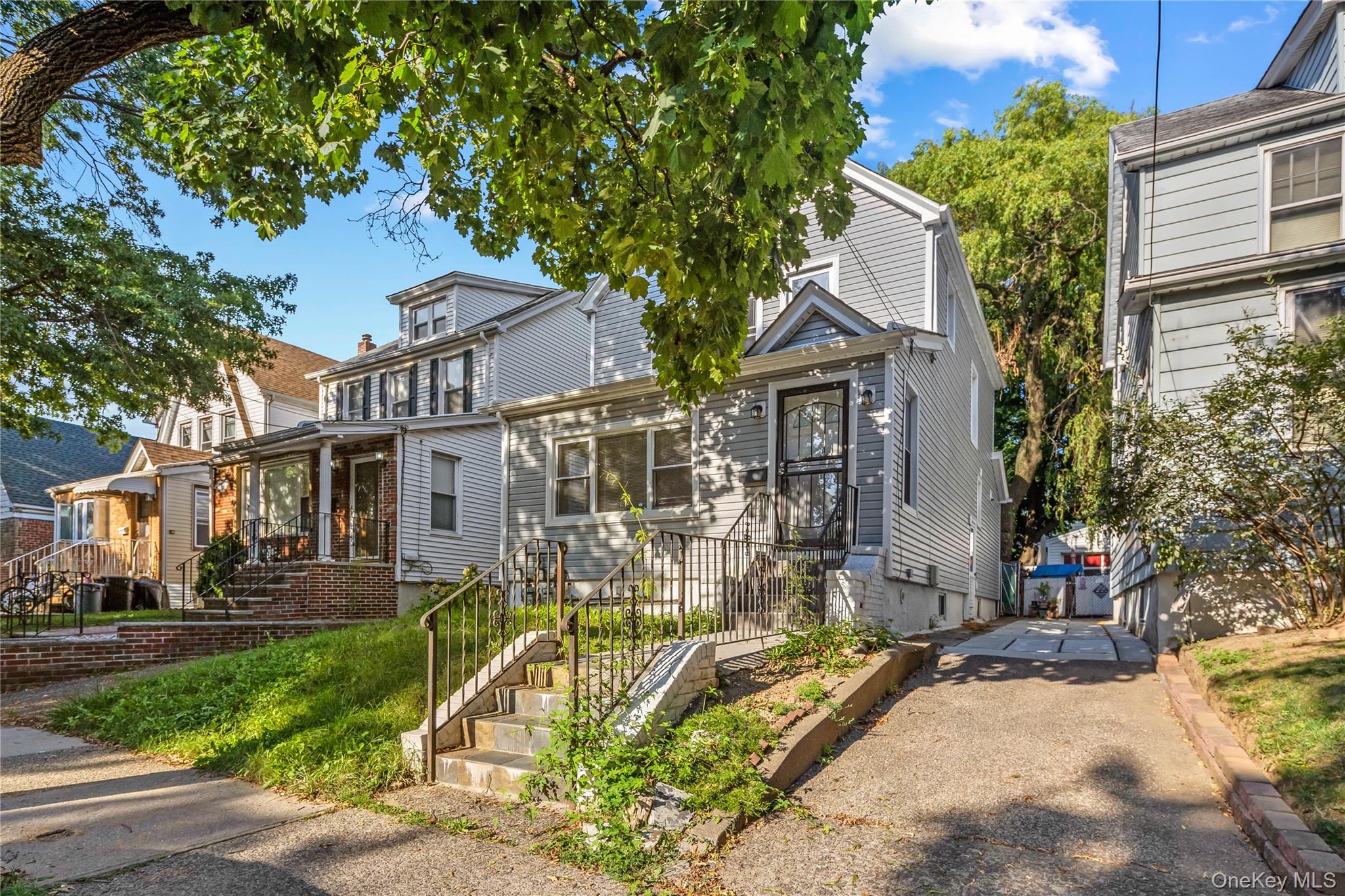 48-35 Clearview Expressway, Oakland Gardens, NY 11364