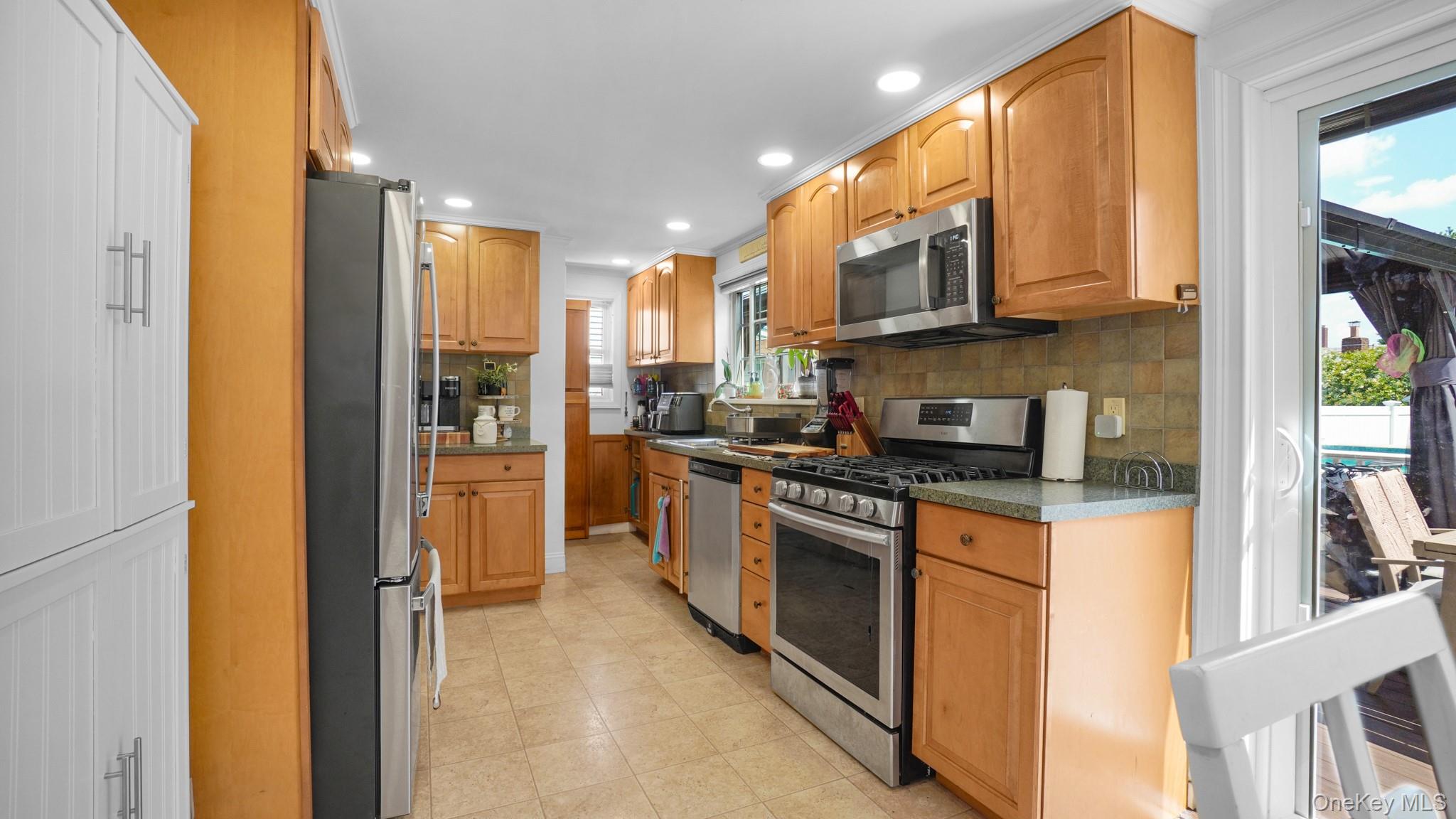 153 Westend, Freeport, NY 11520