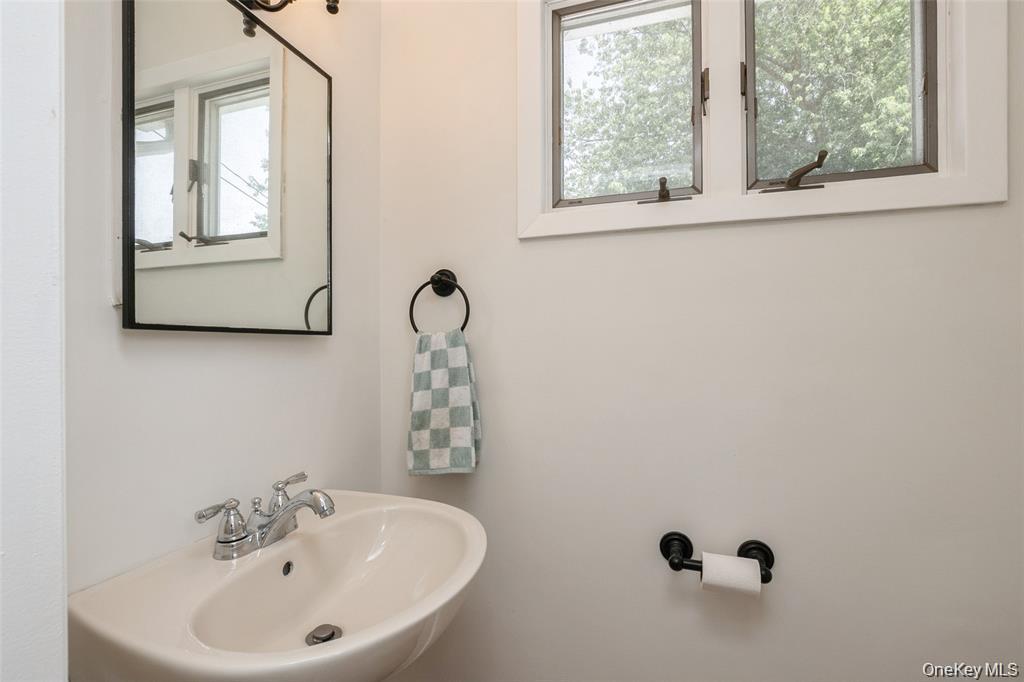 1 Wendy Lane, East Northport, NY 11731