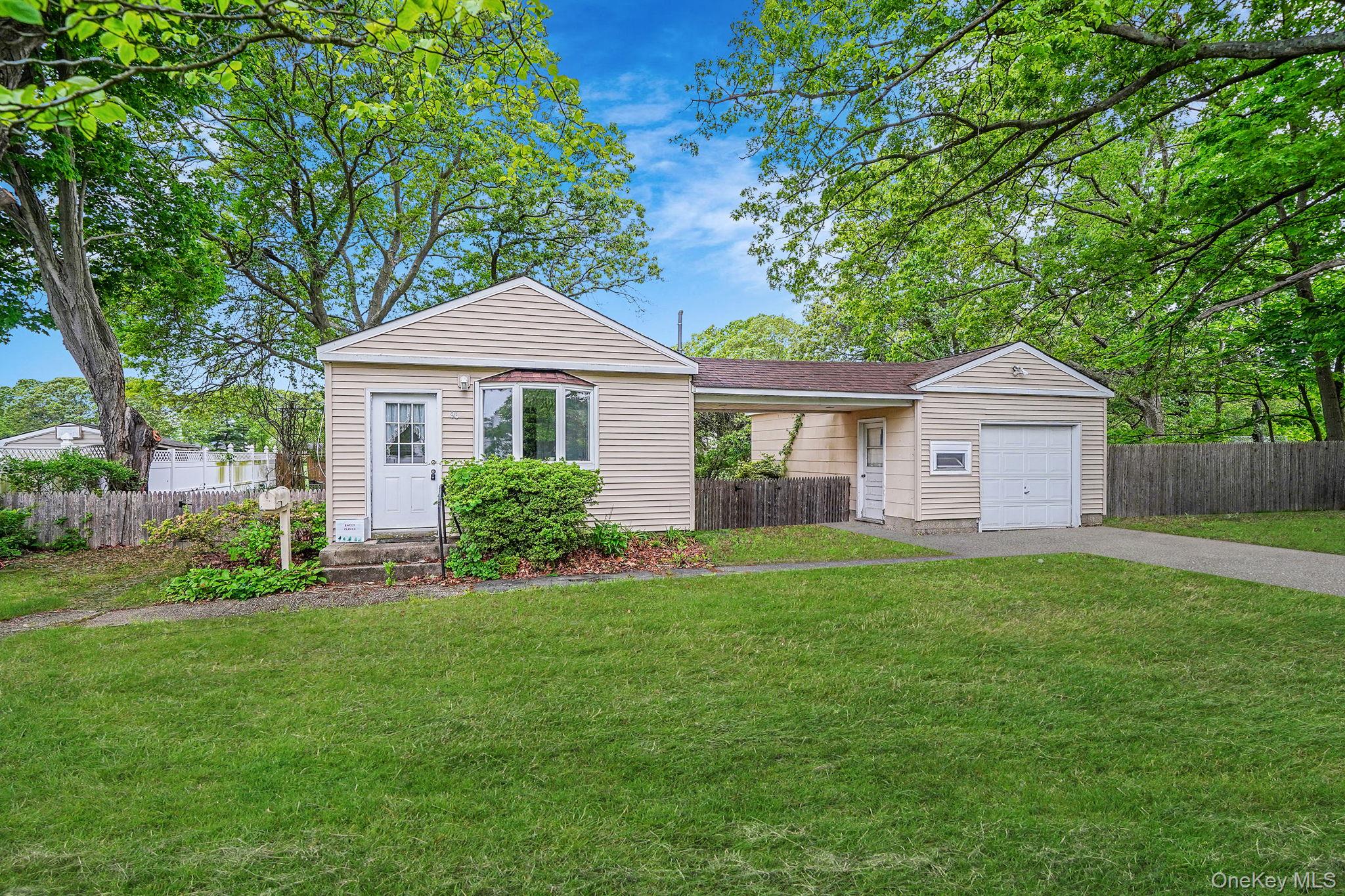 96 Toomey Road, West Islip, NY 11795