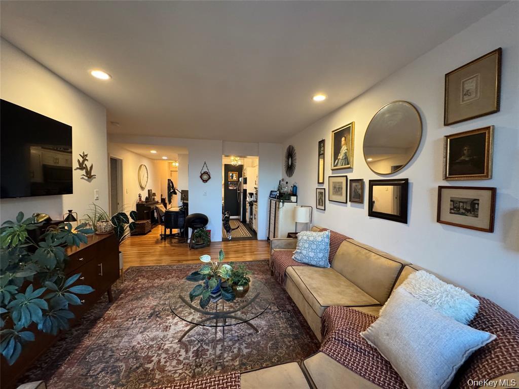 25 W Broadway # 207, Long Beach, NY 11561