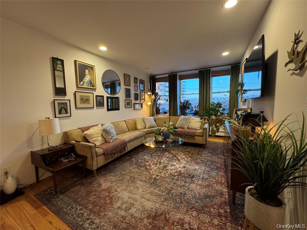 25 W Broadway # 207, Long Beach, NY 11561
