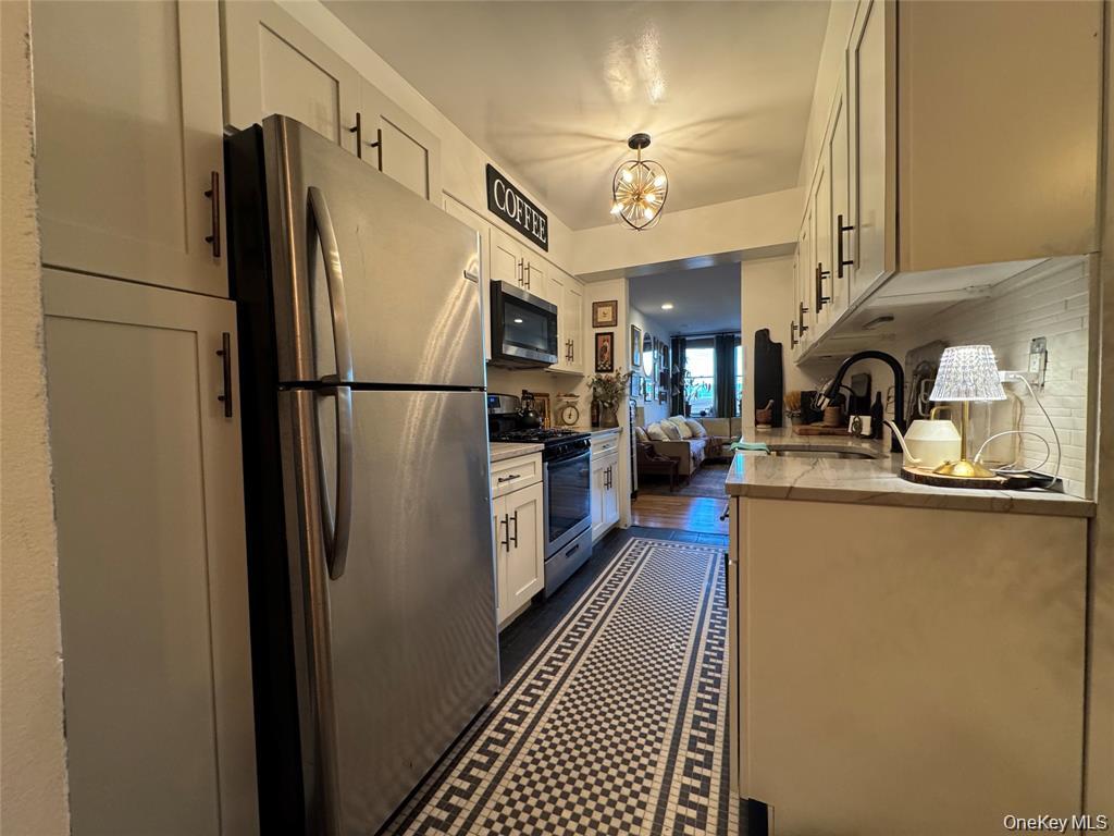 25 W Broadway # 207, Long Beach, NY 11561