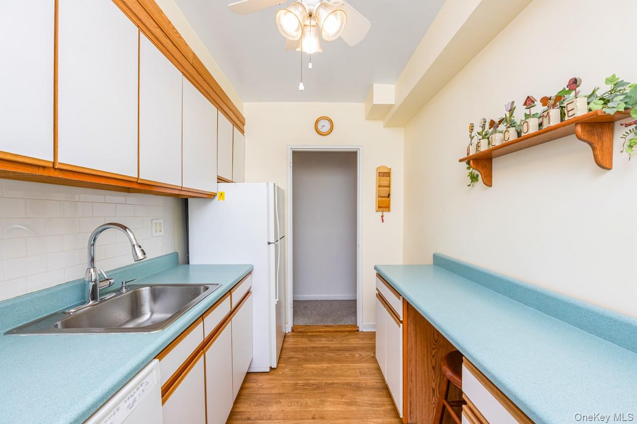 27-10 Parsons Boulevard # 1F, Flushing, NY 11354