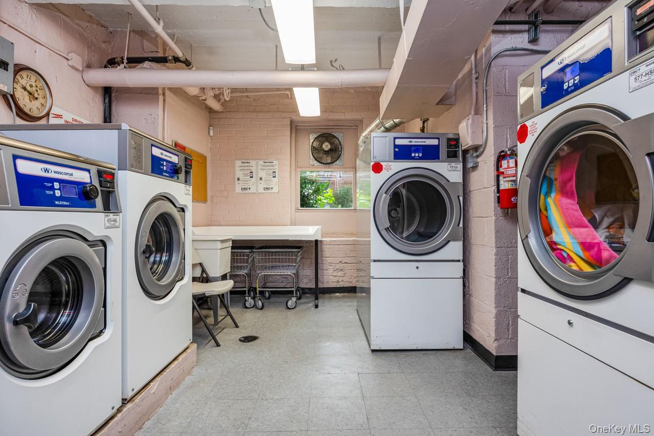 27-10 Parsons Boulevard # 1F, Flushing, NY 11354