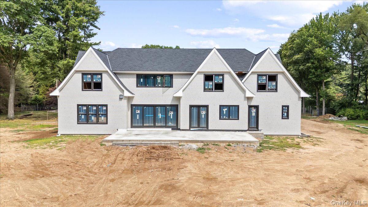 320 Circle Road, Muttontown, NY 11791