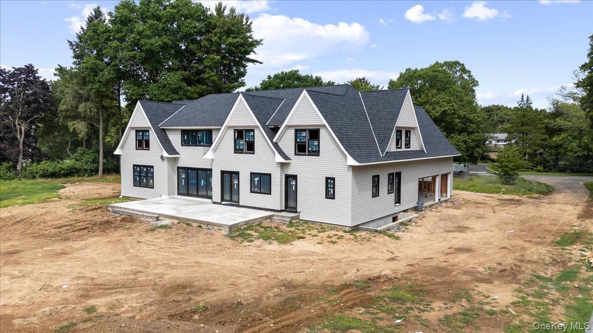 320 Circle Road, Muttontown, NY 11791