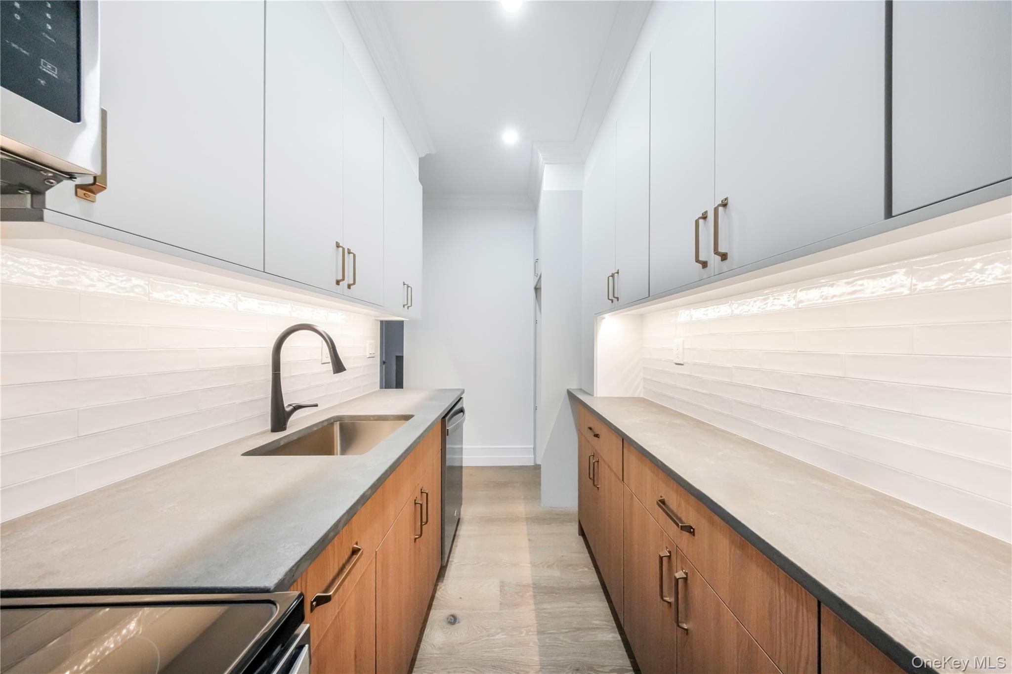 31-14 Crescent Street # 5B, Astoria, NY 11106