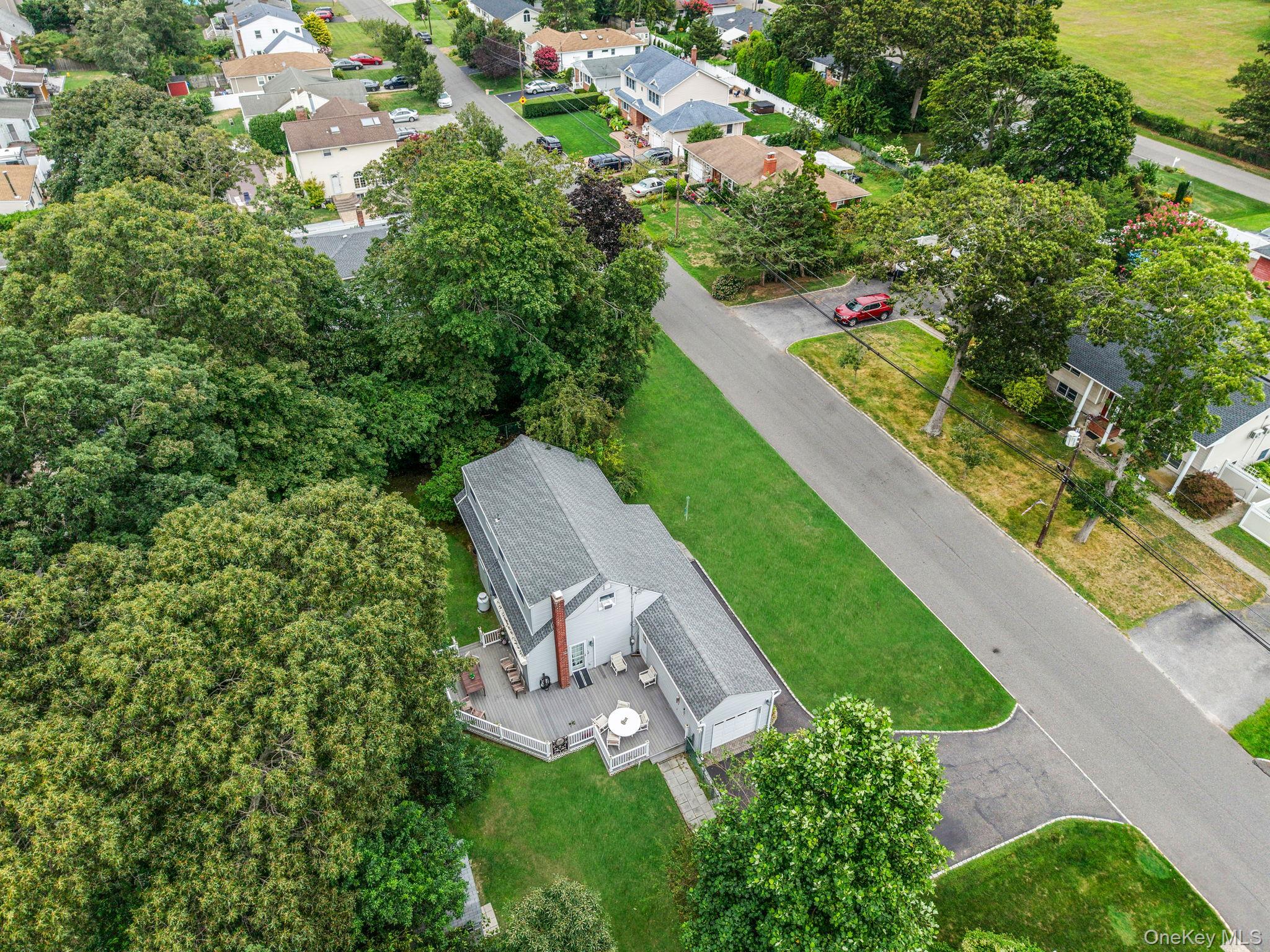 462 Bayport Avenue, Bayport, NY 11705