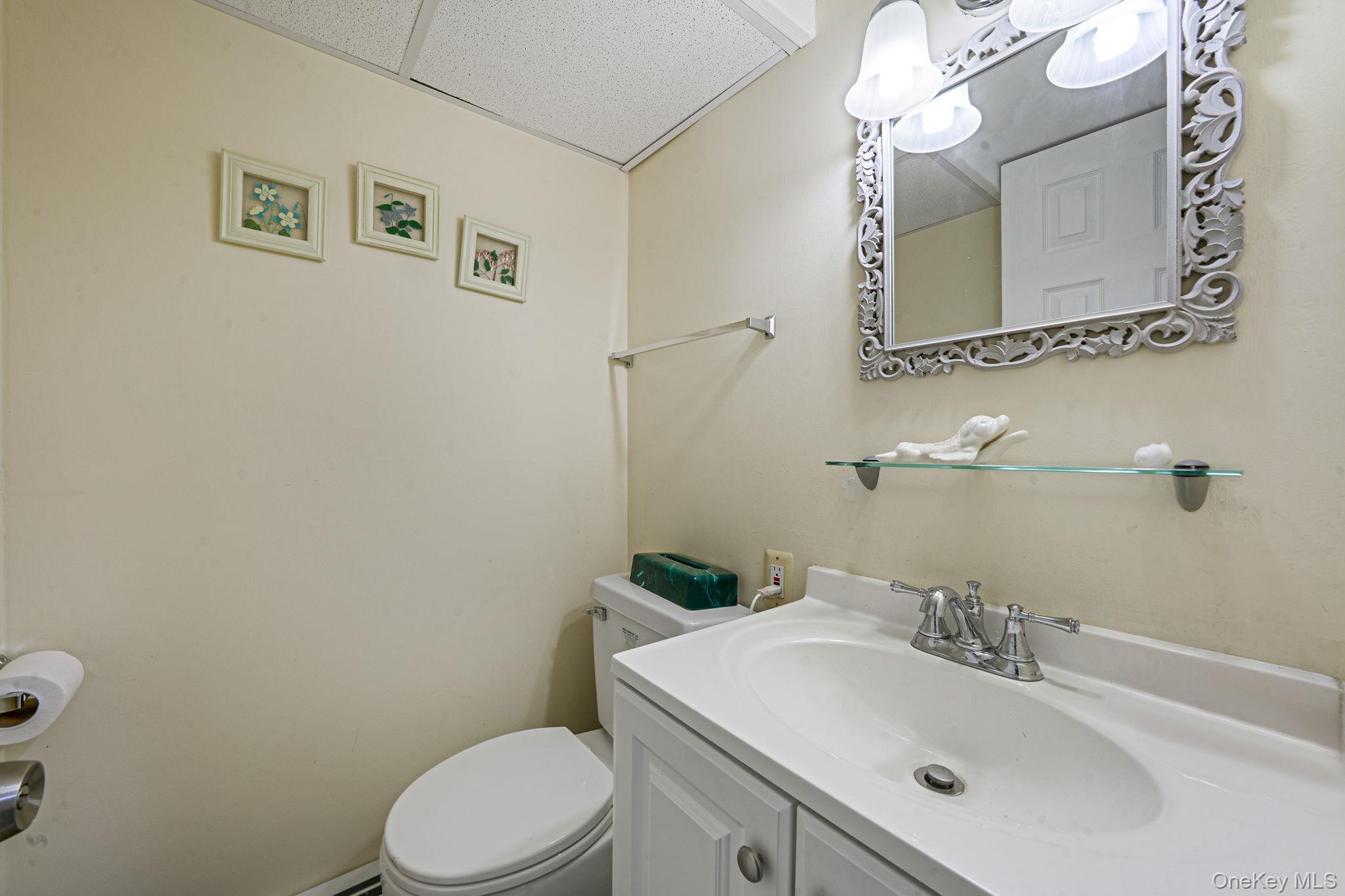 462 Bayport Avenue, Bayport, NY 11705