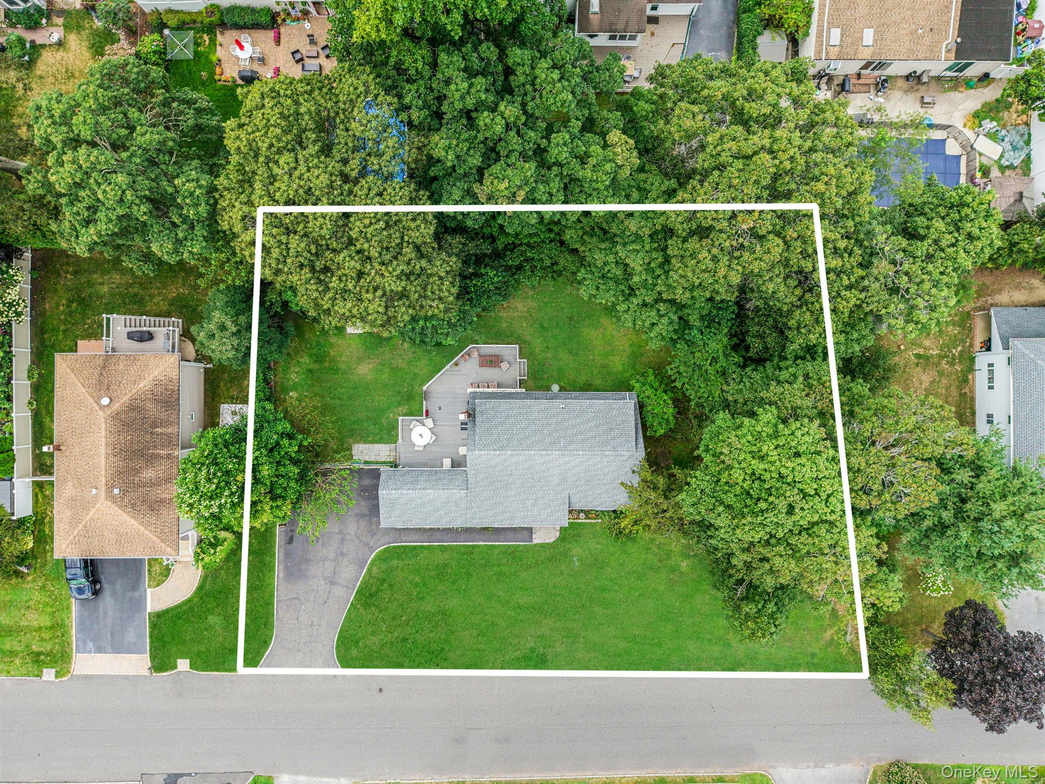 462 Bayport Avenue, Bayport, NY 11705