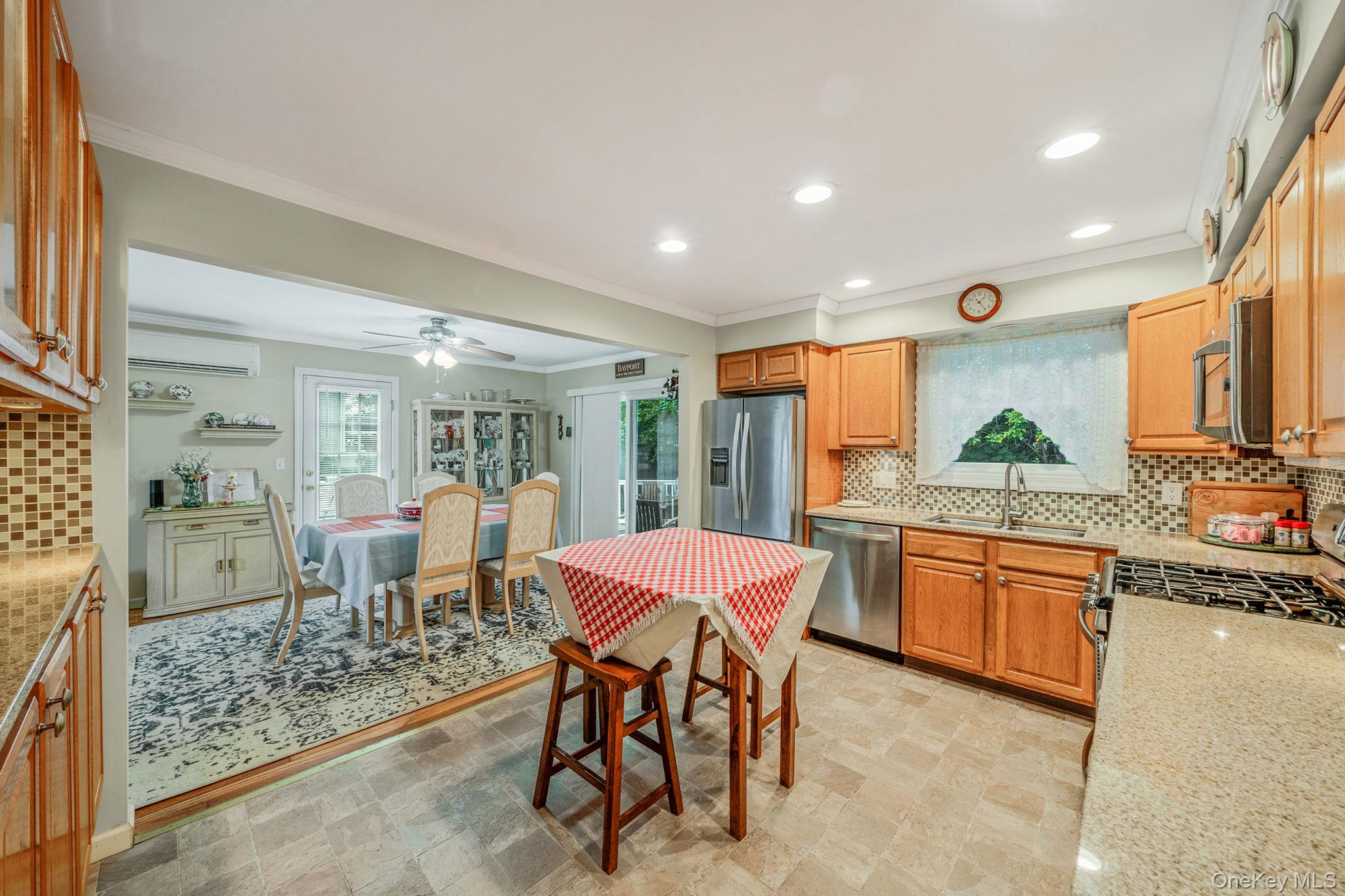 462 Bayport Avenue, Bayport, NY 11705