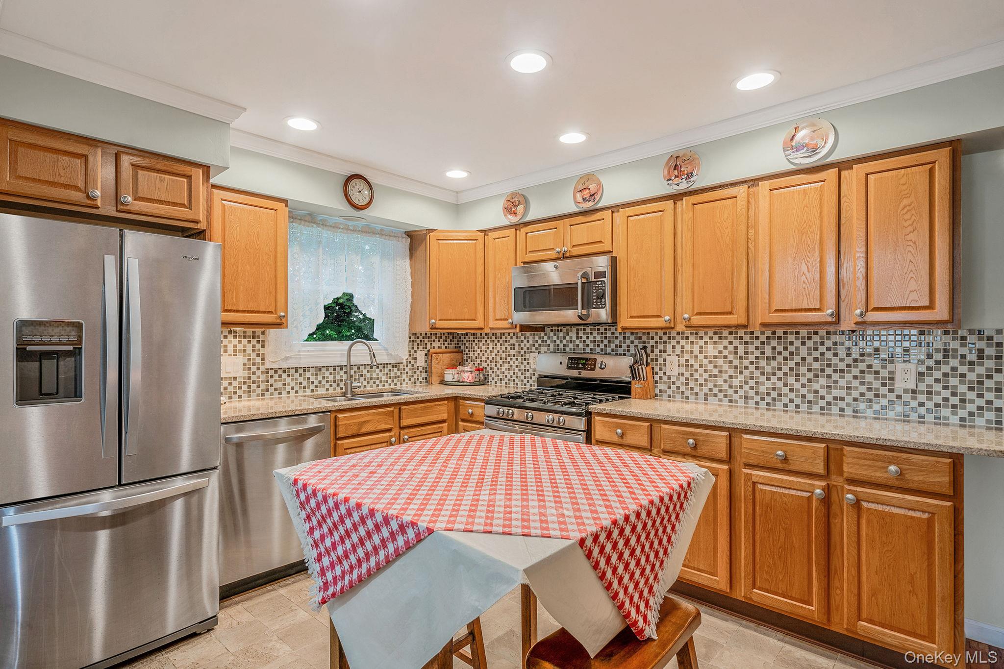 462 Bayport Avenue, Bayport, NY 11705