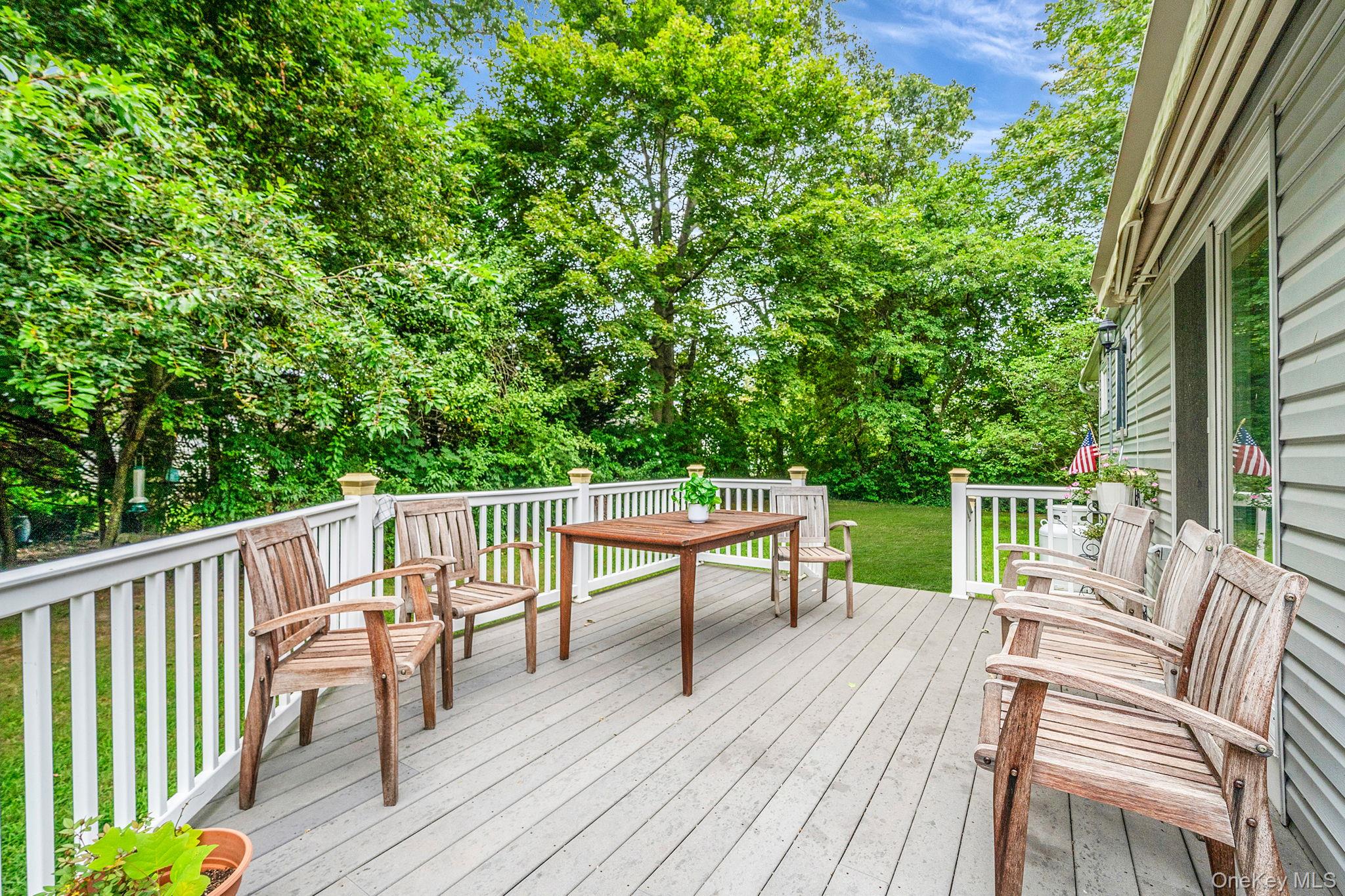 462 Bayport Avenue, Bayport, NY 11705