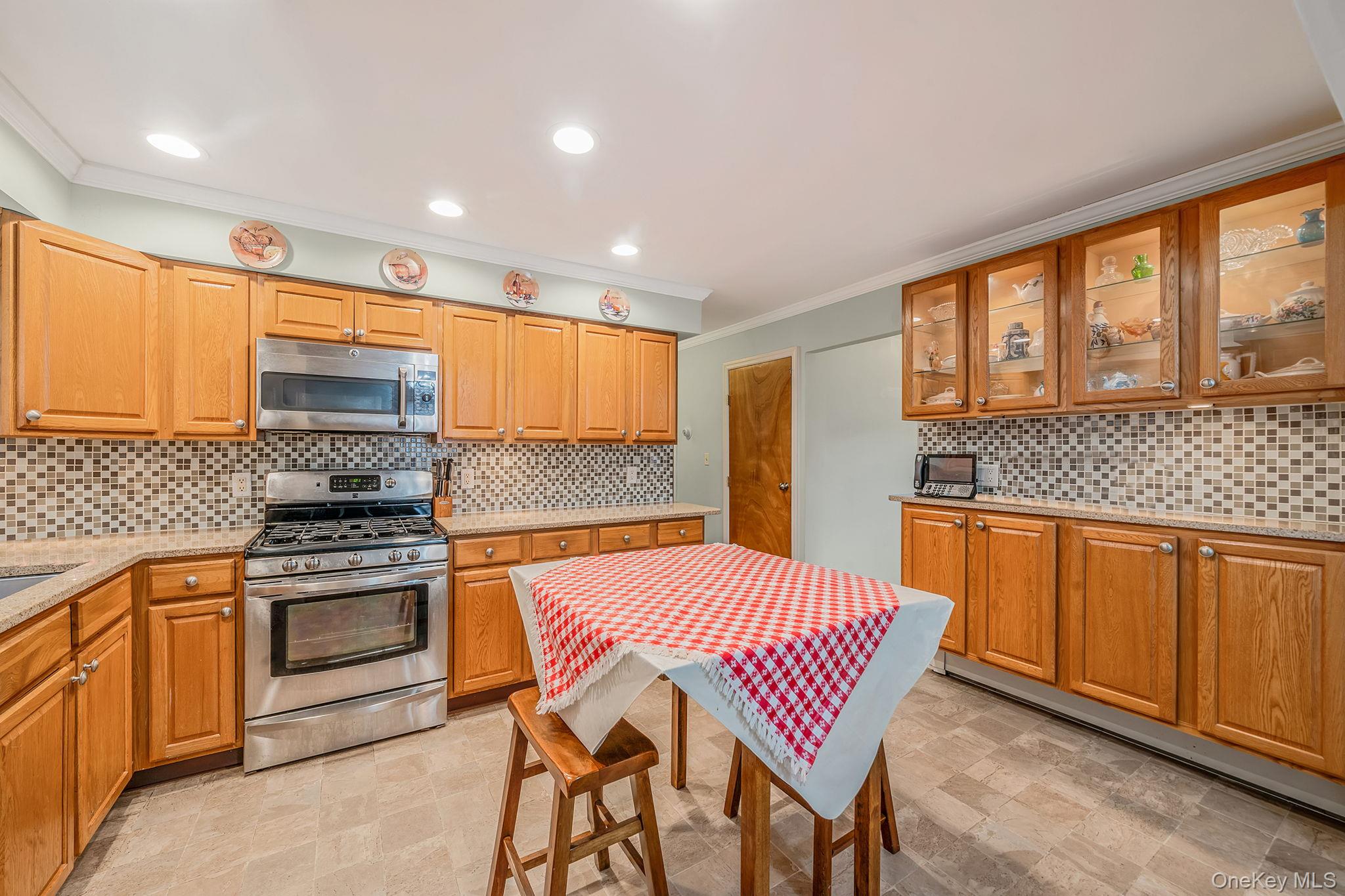 462 Bayport Avenue, Bayport, NY 11705