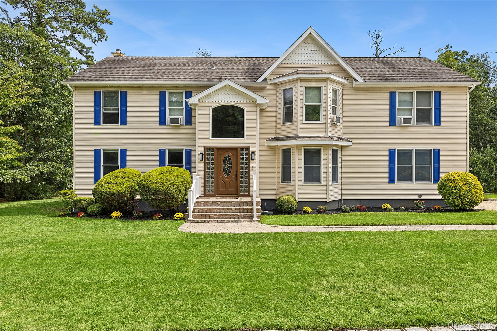 11 Grand Avenue, Yaphank, NY 11980