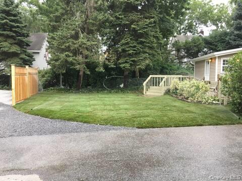 102 Woodbury Road, Huntington, NY 11743