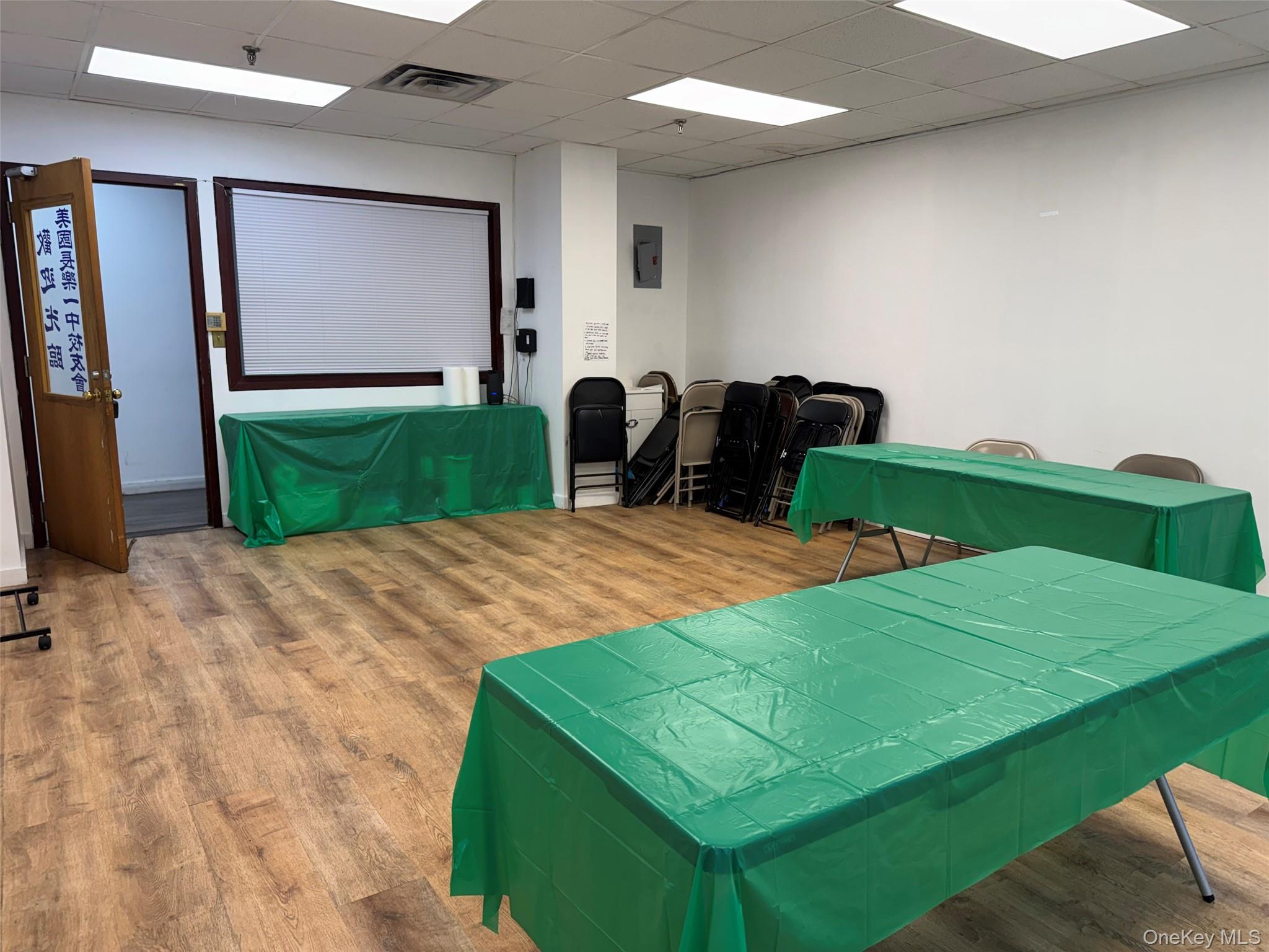 17 E Broadway # 204, New York (Manhattan), NY 10002