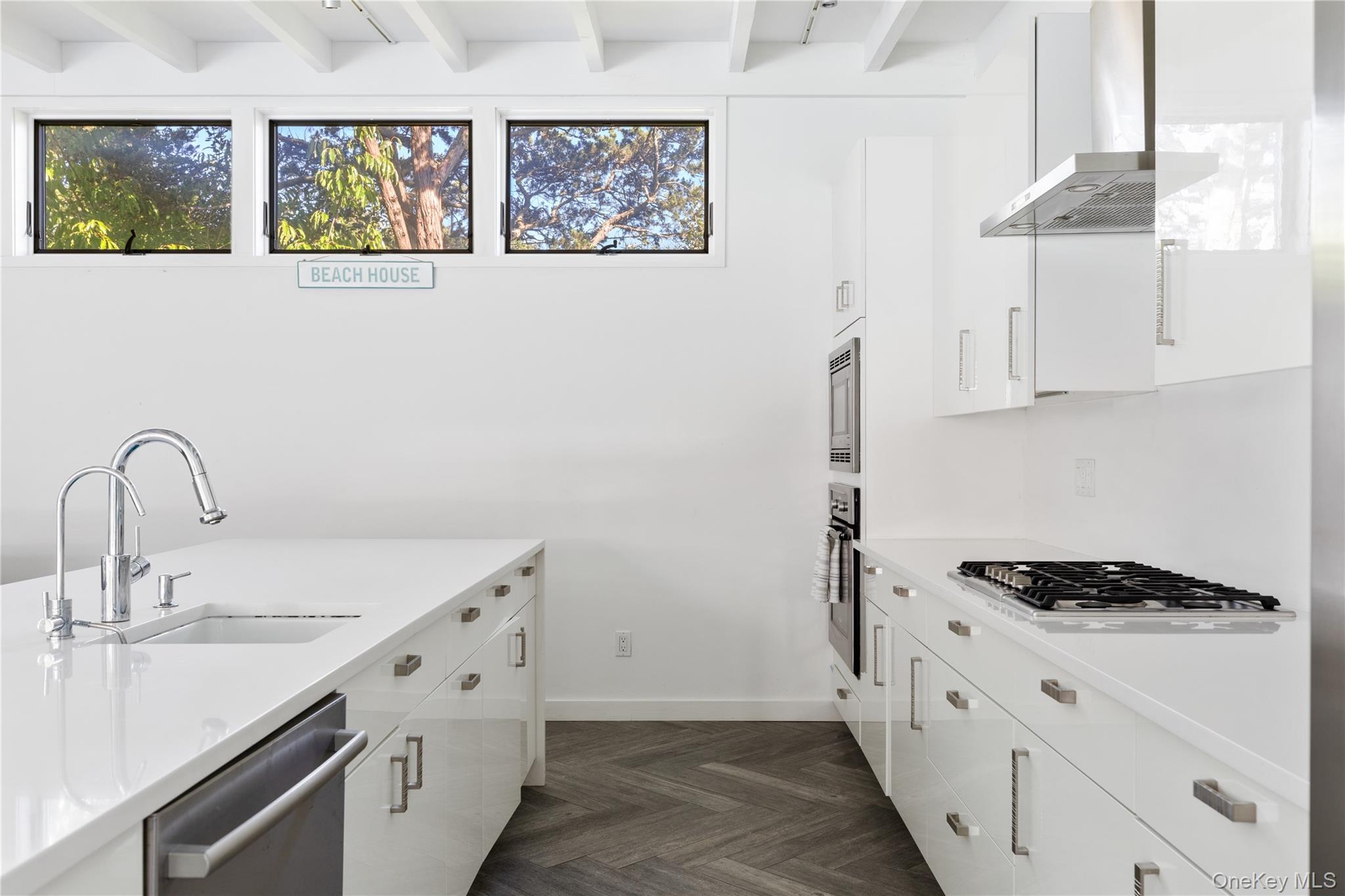 31 laurel Avenue, Seaview, NY 11770