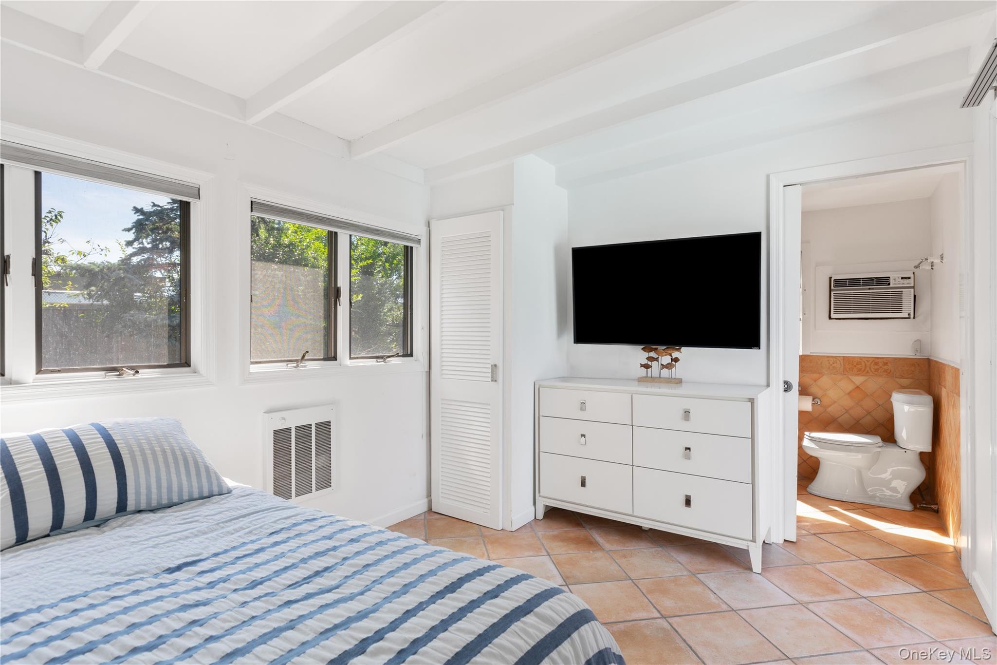 31 laurel Avenue, Seaview, NY 11770